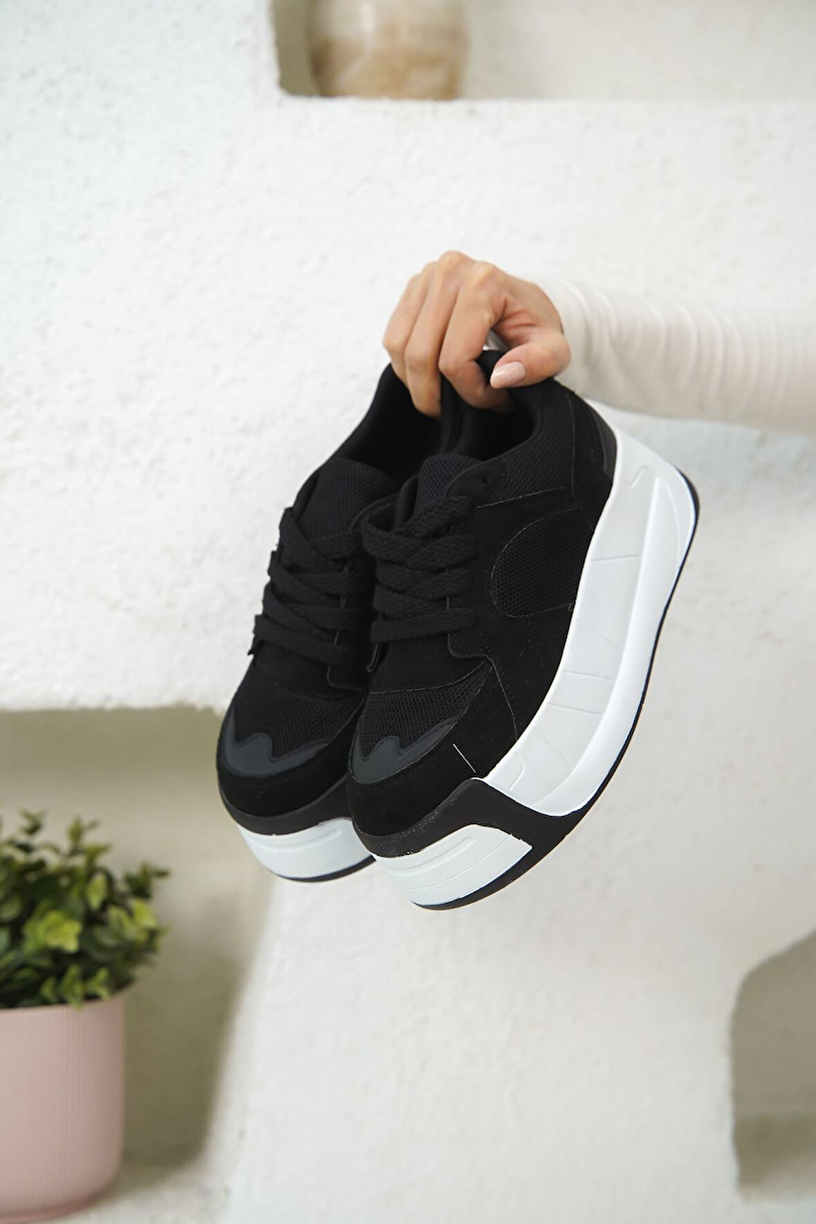 Kadın Gusto Kalın Tabanlı Spor Ayakkabı - Siyah Beyaz