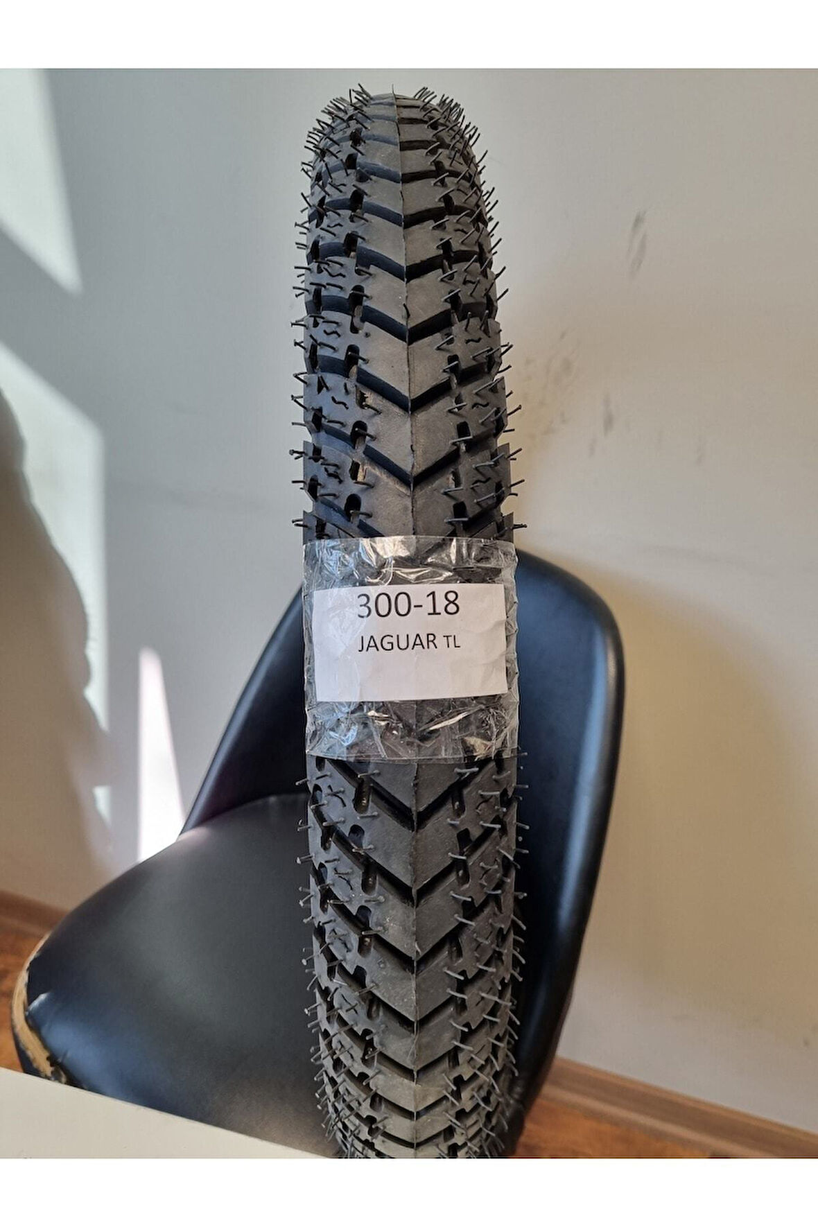 300-18(TUBELESS) JAGUAR MOTORSİKLET LASTİĞİ