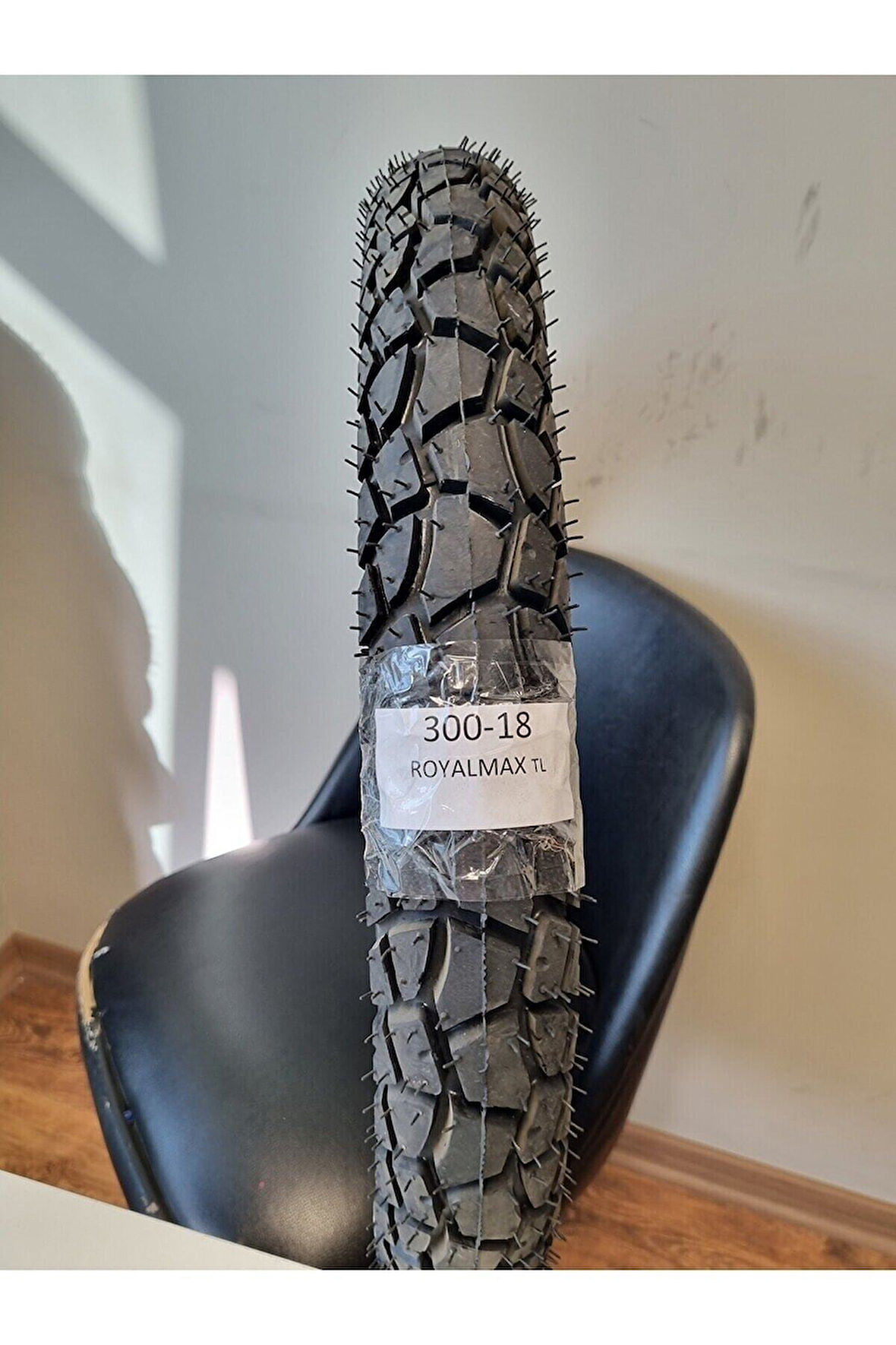 300-18(TUBELESS) MOTORSİKLET LASTİĞİ ROYALMAX