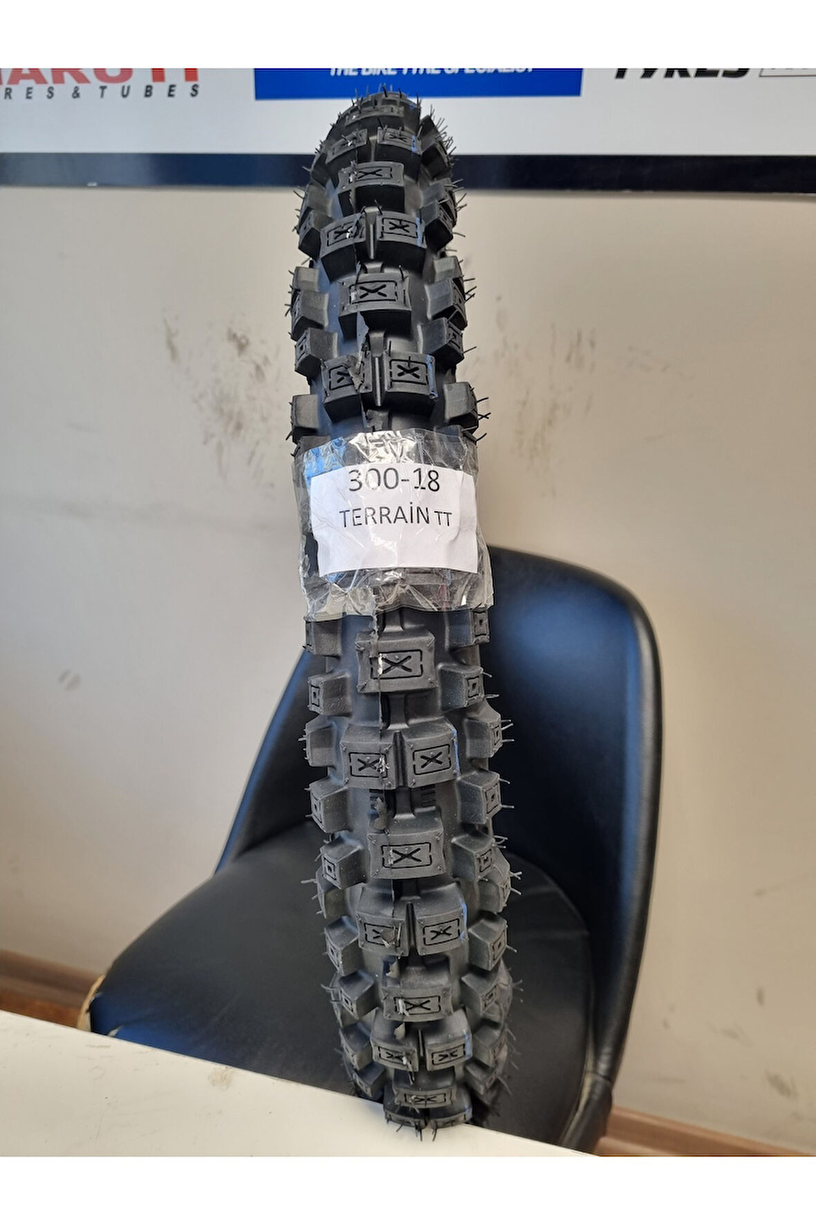 300-18 TT (TUBETYPE - İÇ LASTİKLİ TİP) MOTOSİKLET LASTİĞİ