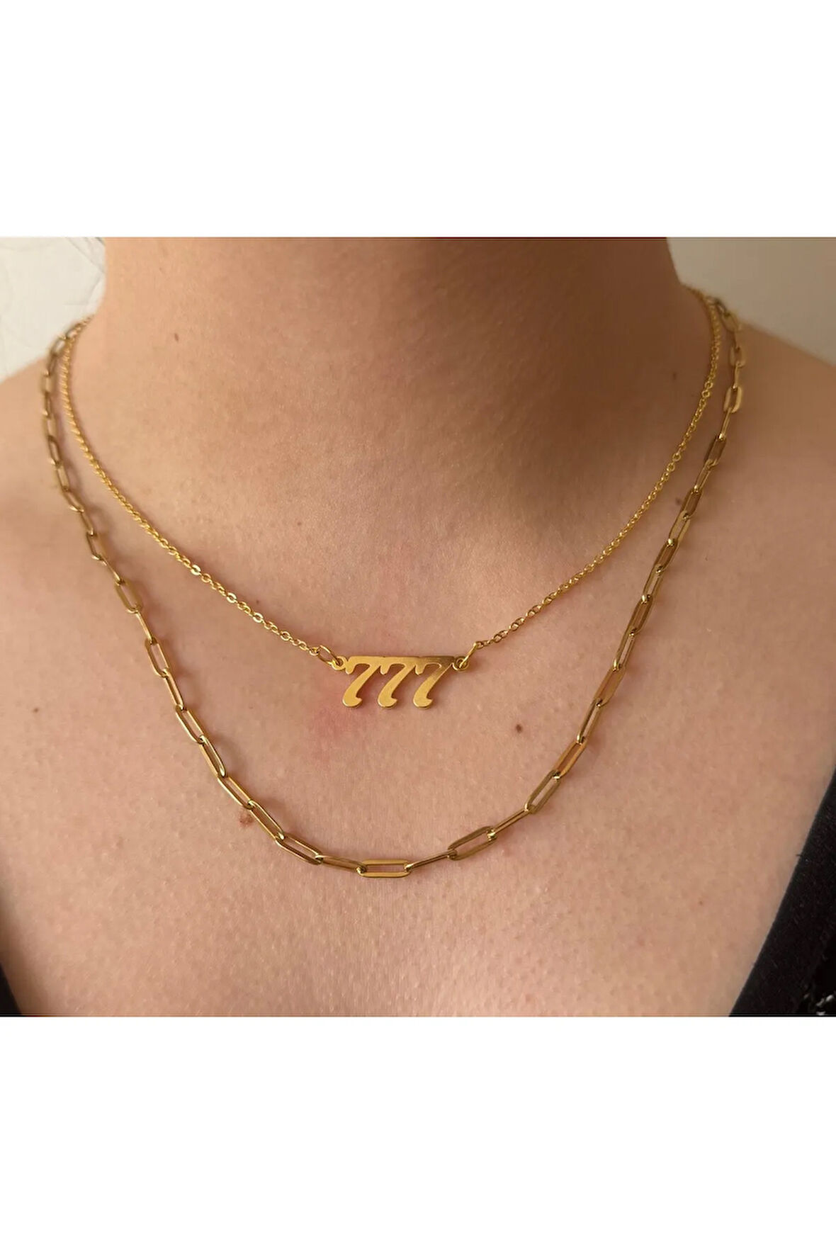 777 Şans Kolyesi & Altın Kaplama Ataç Model Kolye – Anlamlı & Modern İkili Takı Kombini