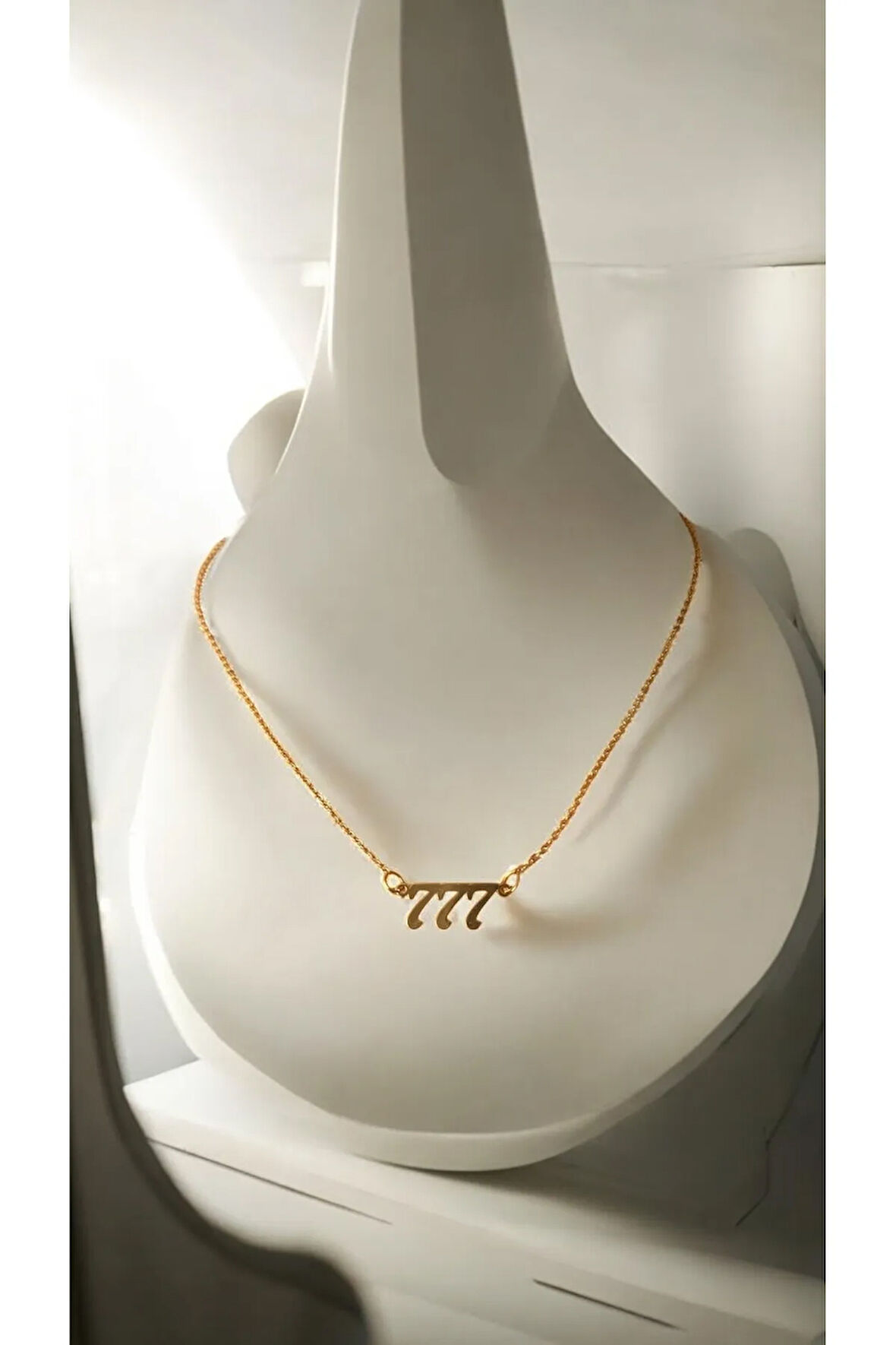 777 Altın Kaplama Şans Kolyesi – Numeroloji Temalı & Zarif Tasarım