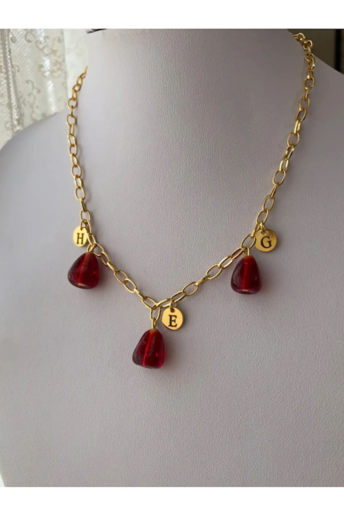 Nar Tanem Kolyesi 3 Tane Nar ve Harf - Altın Kaplama Zincir