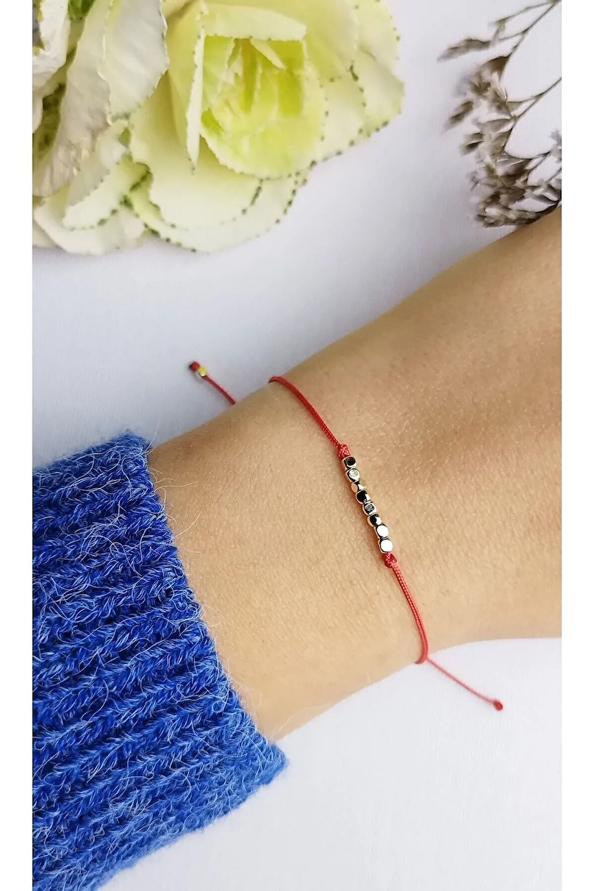 Kırmızı Ipli Kare Dorika Bileklik