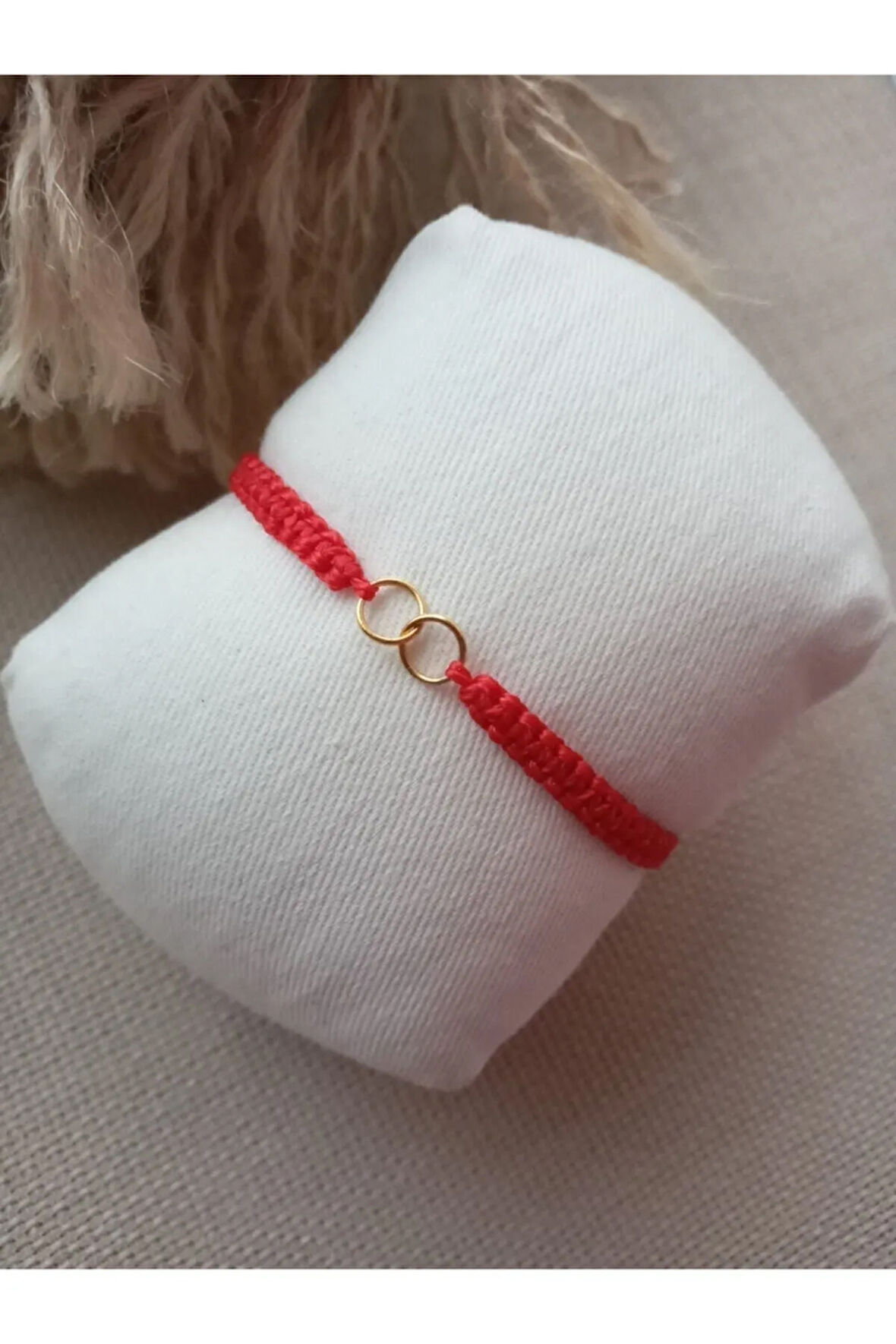 Gold Halka Detay Kırmızı Makrome Bileklik