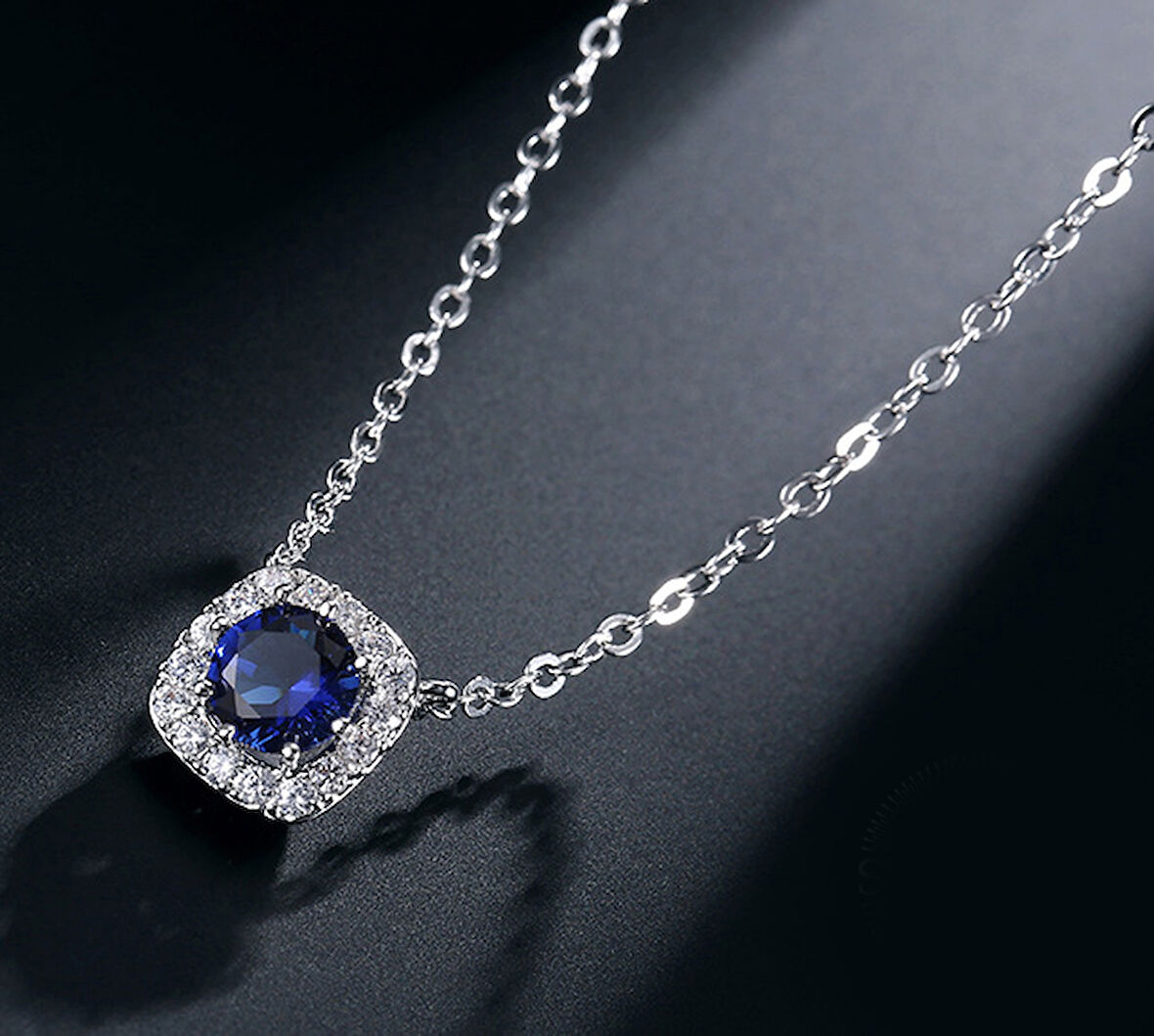 Monemel Kristal Taşlı Kolye ve Küpe Set