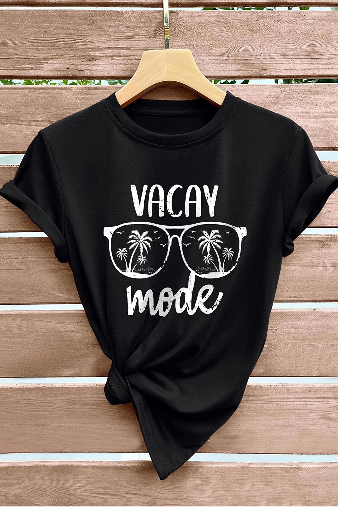 Vacay Unisex Siyah Oversize Baskılı Tişört - Şık ve Rahat