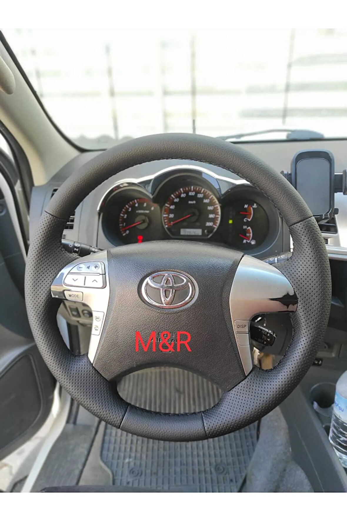 TOYOTA HİLUX  DERİ DİREKSİYON KAPLAMA