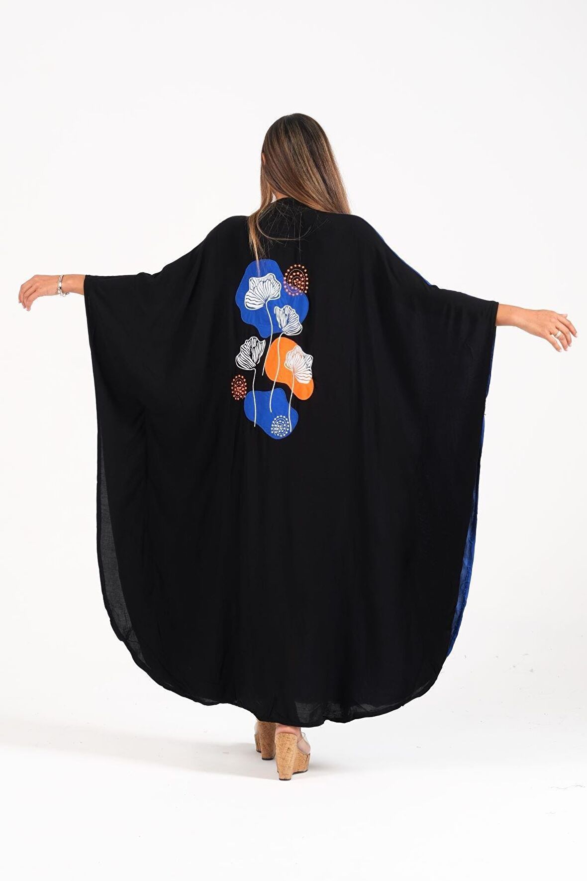 Markano Saks Mavi Siyah Garnili Sırtı Gelincik Nakışlı Cepli Oversize Uzun Elbise