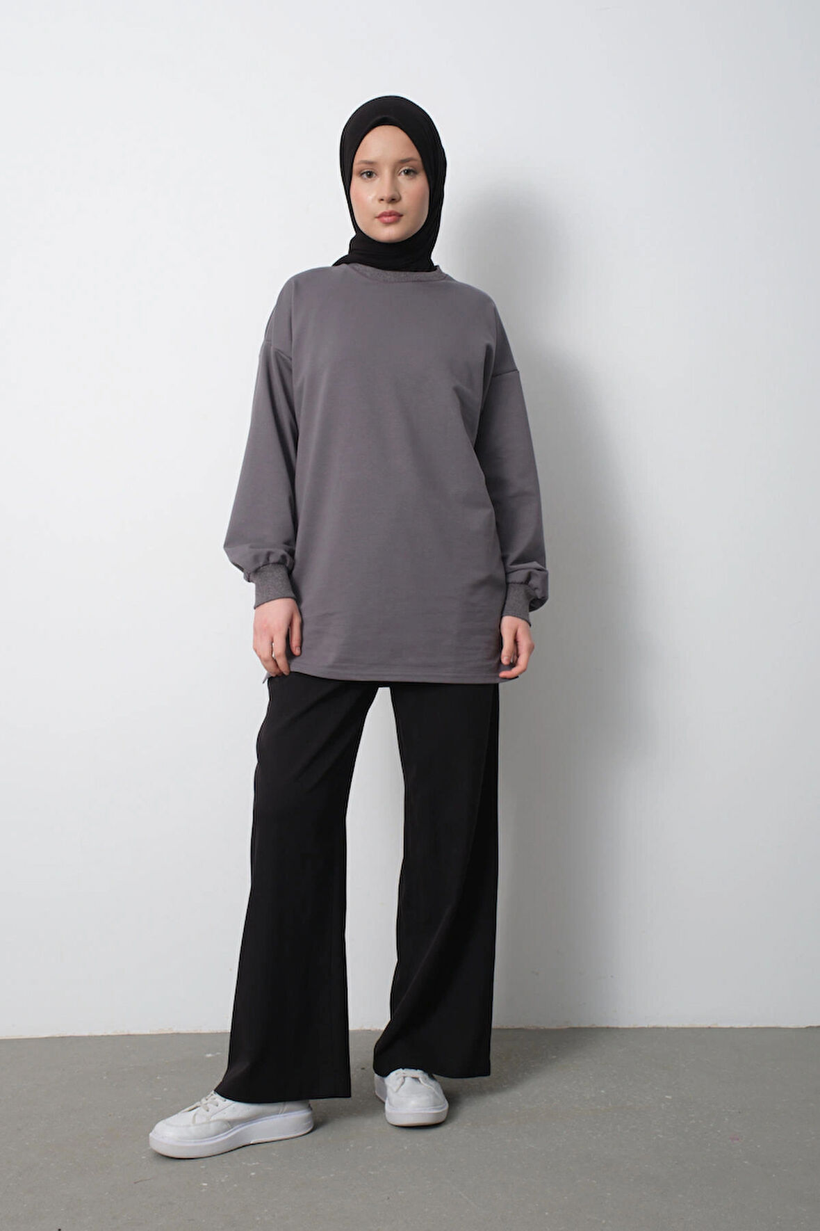 Kadın Antrasit Bisiklet Yaka Yırtmaç Detaylı Balon Kol Sweatshirt