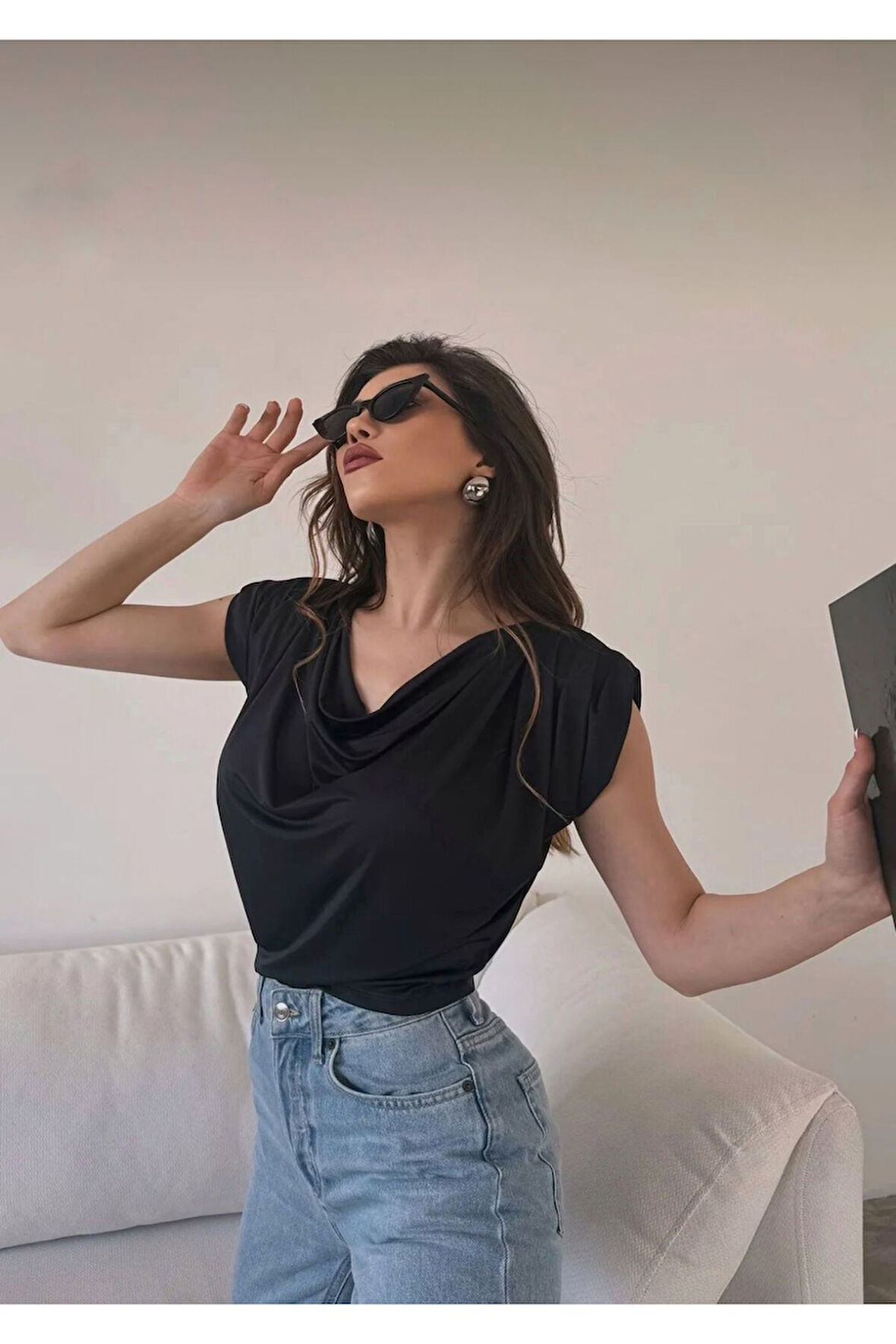Siyah Degaje Yaka Vatkalı Yumuşak Dokulu Yazlık Bluz
