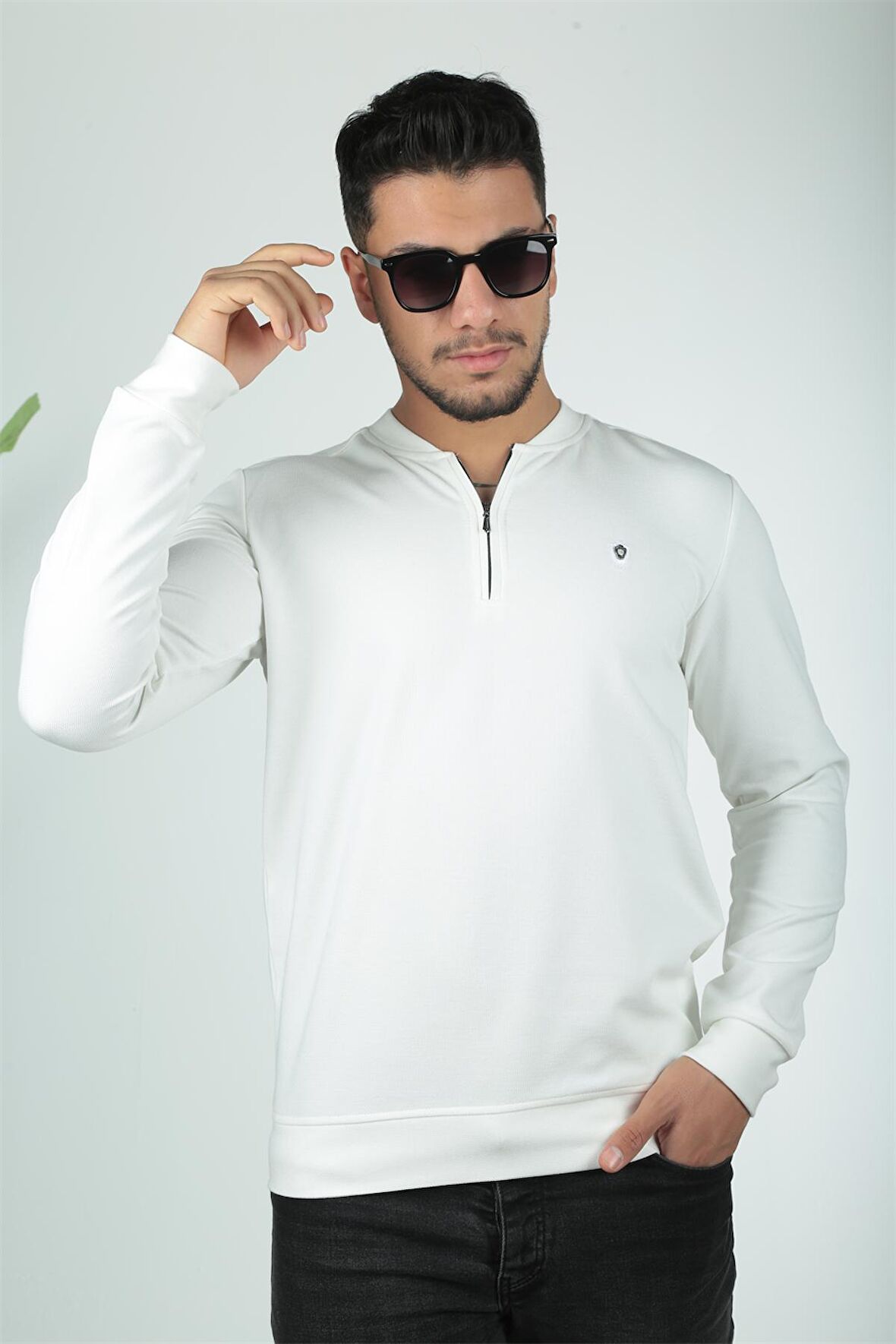 Yarım Fermuarlı Kolej Yaka Sweatshirt Regular Fit-Beyaz