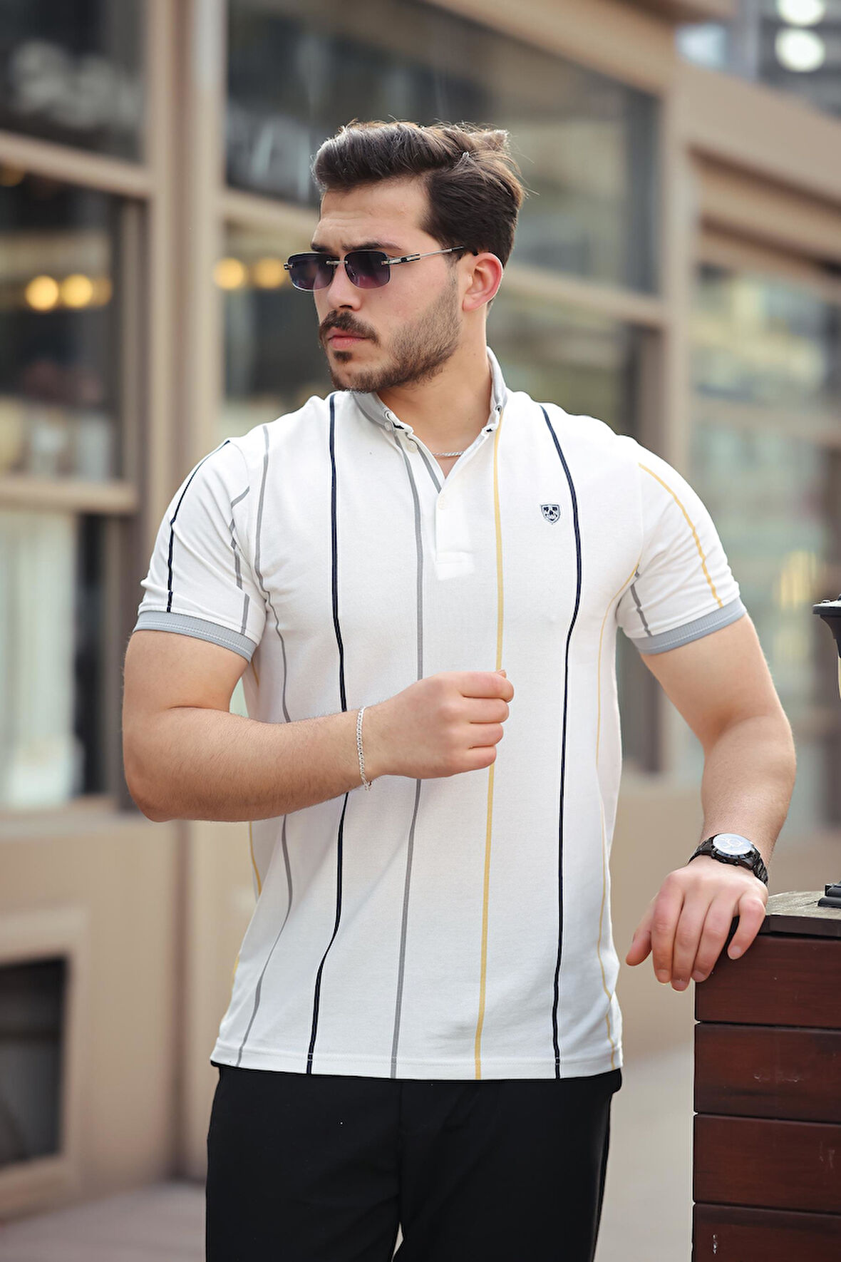 Miron Beyaz Dikey Çizgili Polo Yaka Kısa Kollu Tişört- 2502