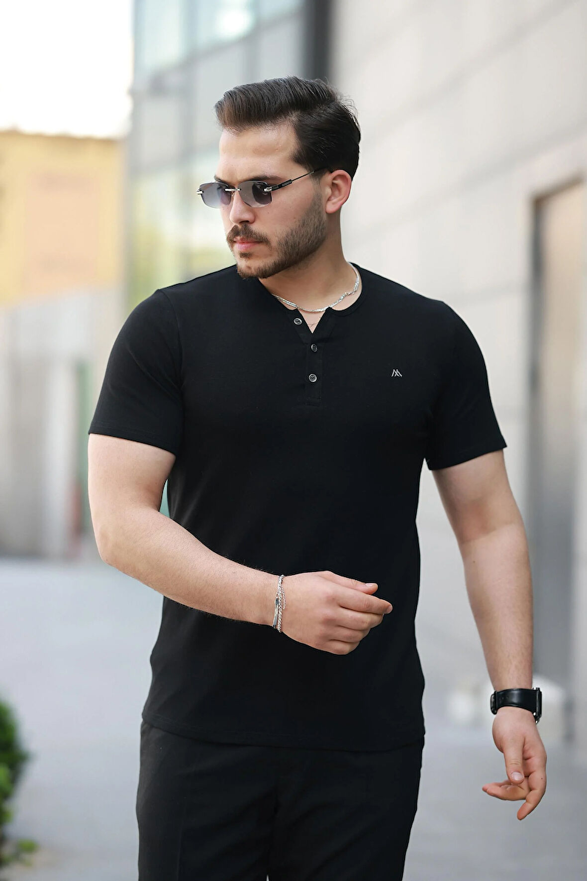 Miron Siyah Önü Düğmeli Sıfır Yaka Kısa Kollu Regular Fit Tişört- 2510