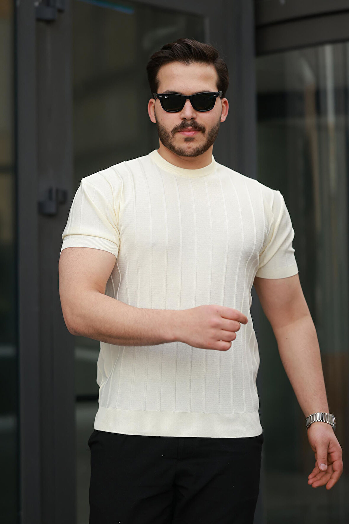 Miron Ekru Sıfır Yaka Kabartma Triko Kısa Kollu Tişört- 2430