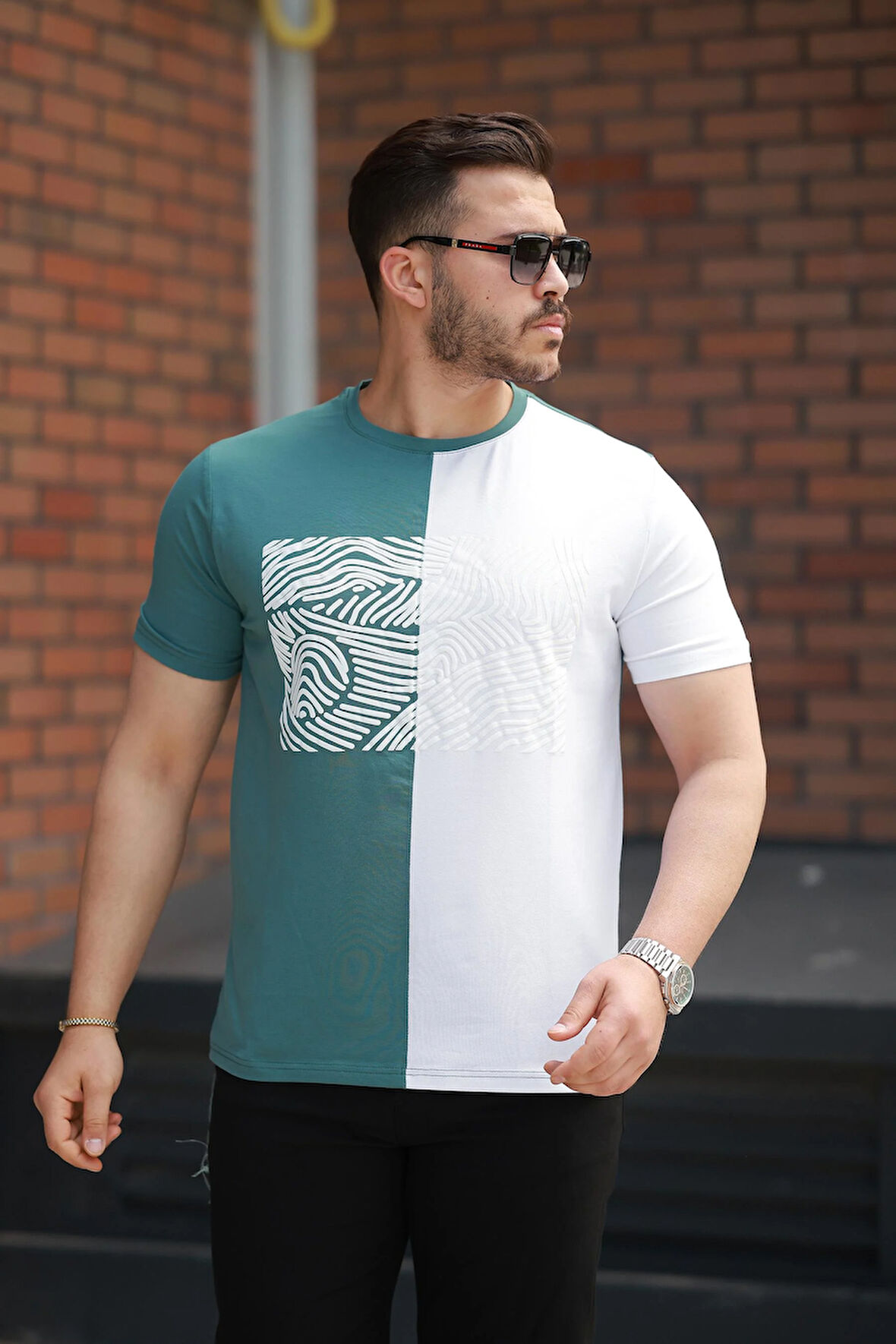 Miron Yeşil Beyaz Çizgi Baskılı Regular Fit Sıfır Yaka Kısa Kollu Tişört-2522