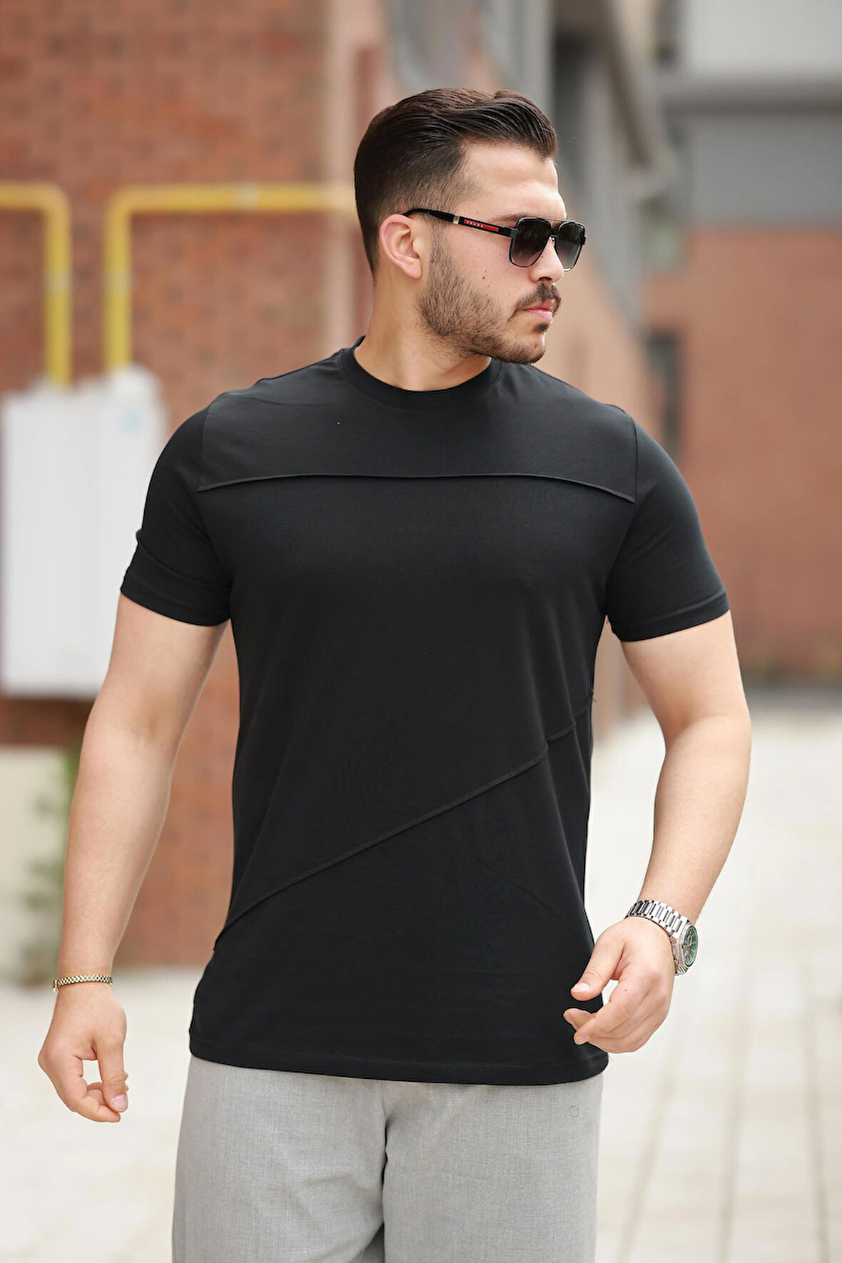 Miron Siyah Parçalı Dikiş Detaylı Regular Fit Kısa Kollu Tişört -2523