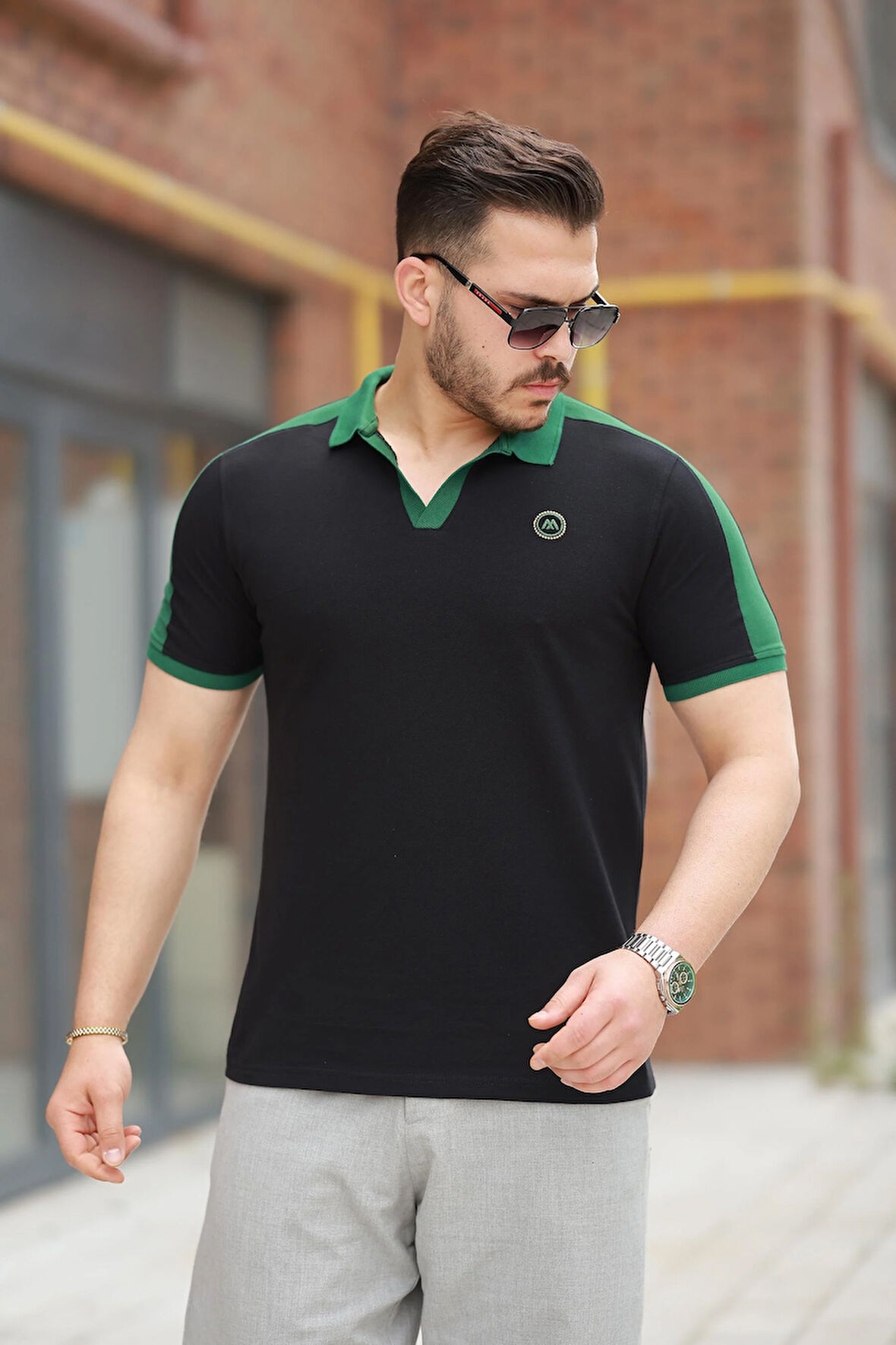 Miron Siyah Nakışlı V Polo Yaka Kısa Kollu Tişört-2524