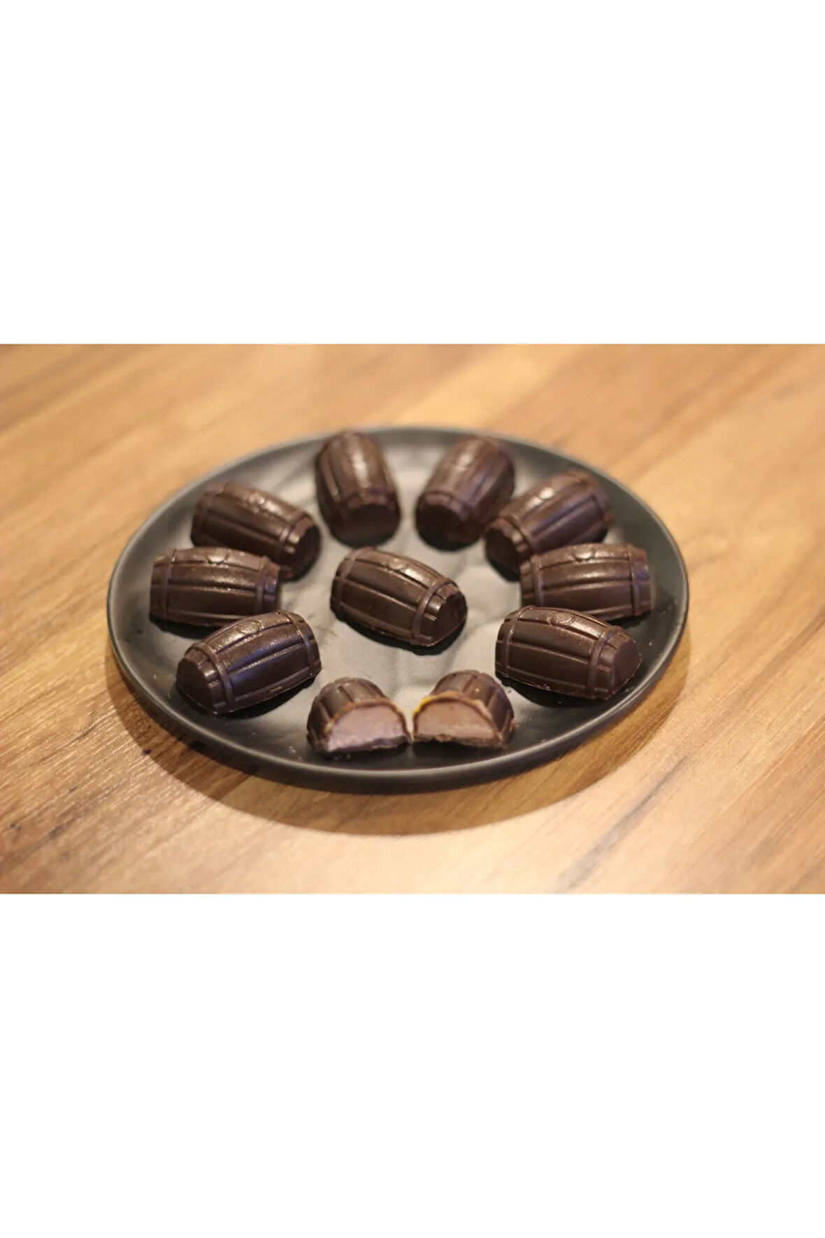 Çilek Çikolata Dolgulu Fıçı Sütlü Hediyelik Çikolata (500 gr)