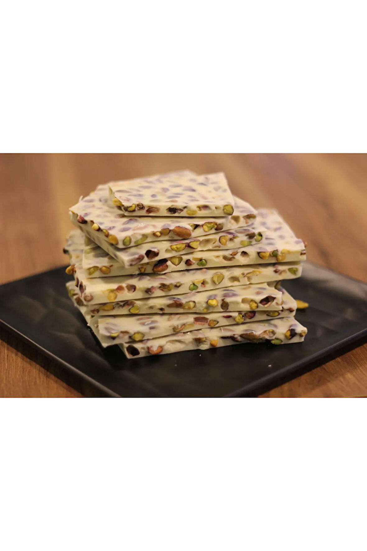 Kırma Bol Antep Fıstıklı Sütlü Çikolatalı Hediyelik Çikolata (500 gr)