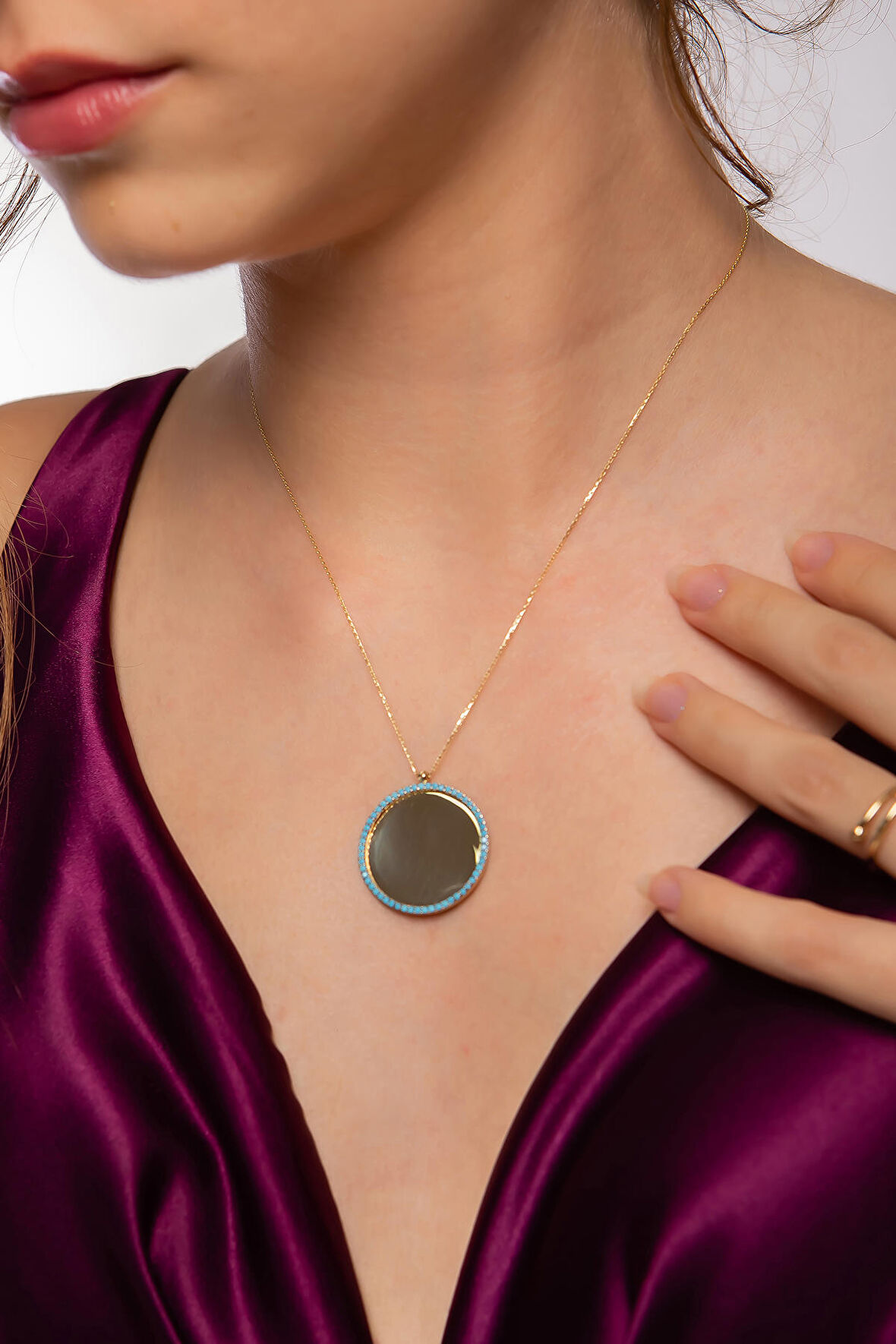 Yuvarlak Plaka Kolye