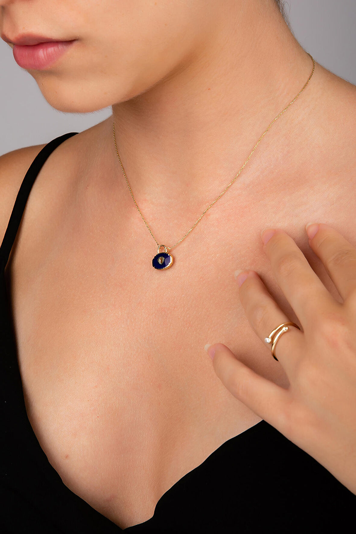 Çift Renk Mineli Kilit Kolye