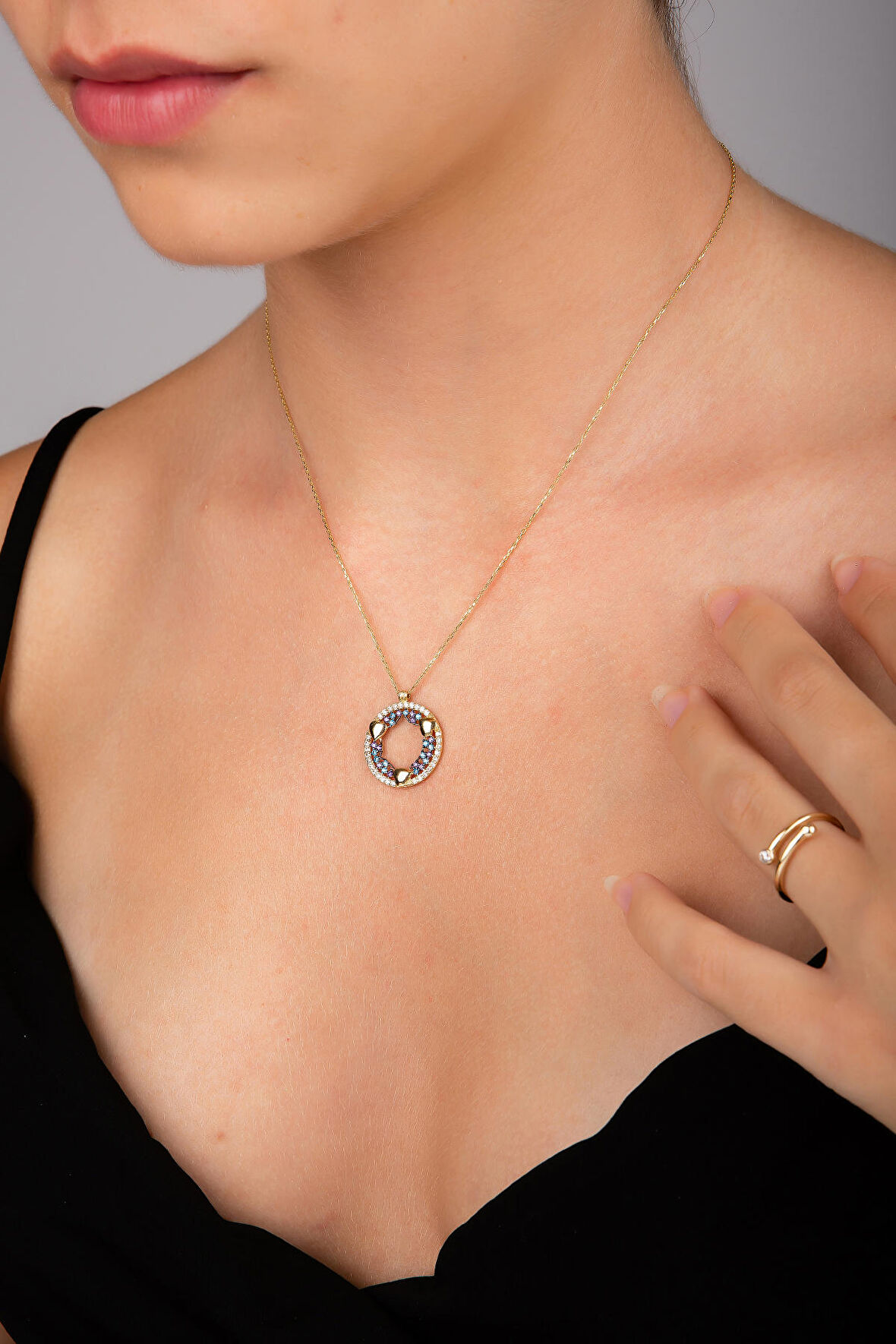 Yuvarlak Boşluk Kolye