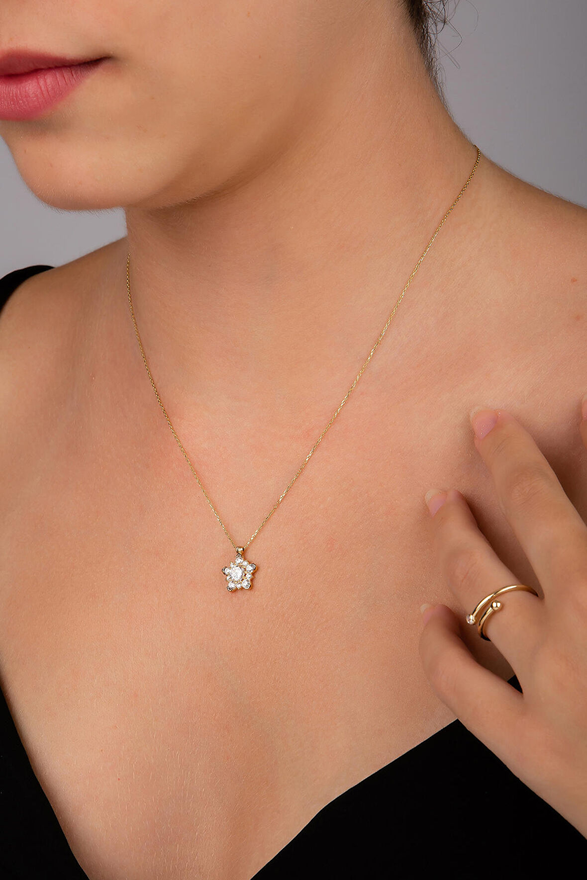 Zarif Kar Tanesi Kolye