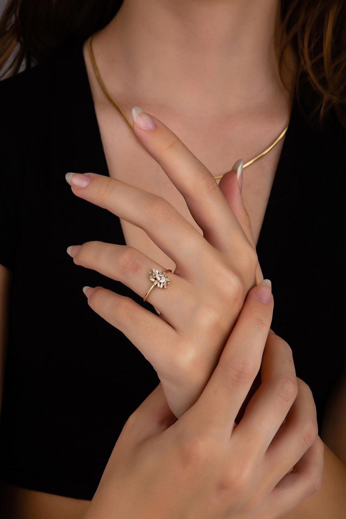 Asimetrik Parıltı Taşlı Yüzük