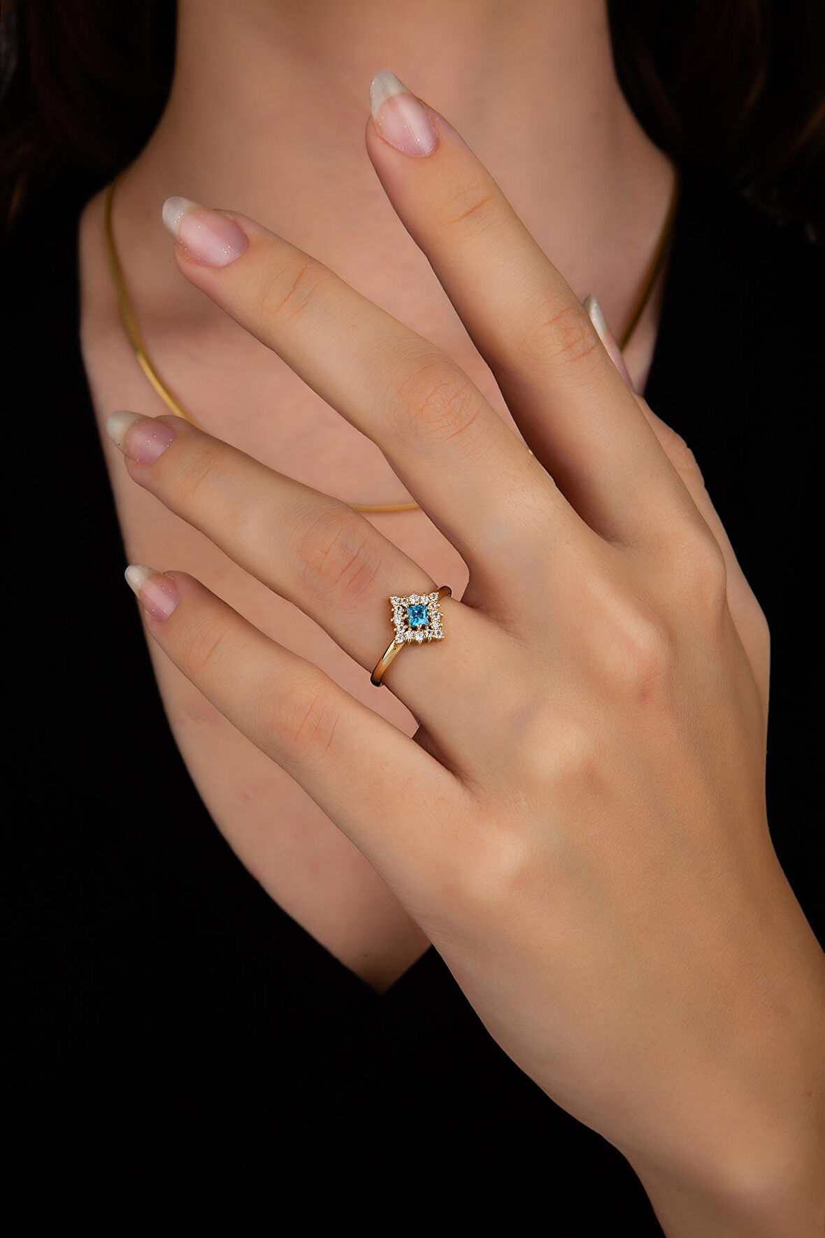 Mavi Taşlı Çiçek Yüzük