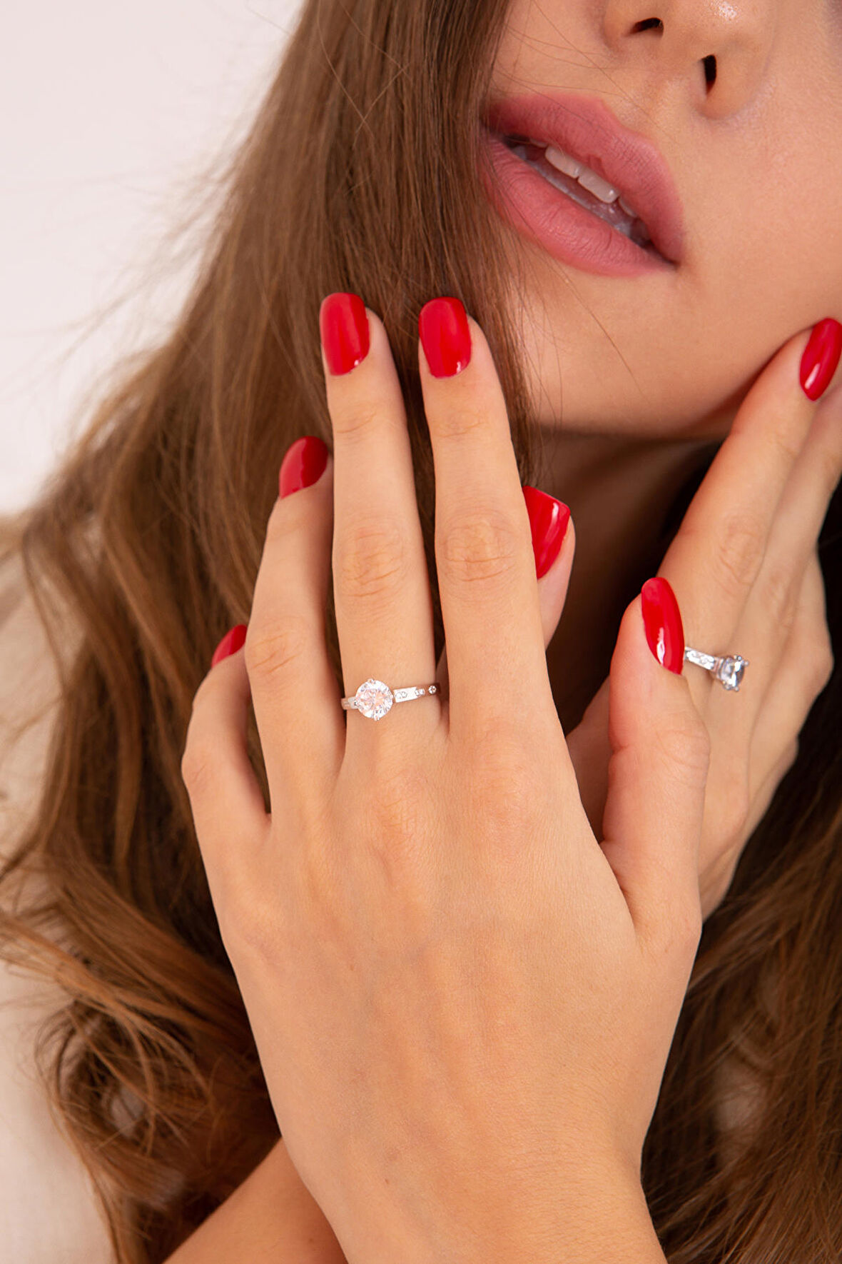 Beyaz Tektaş Yüzük