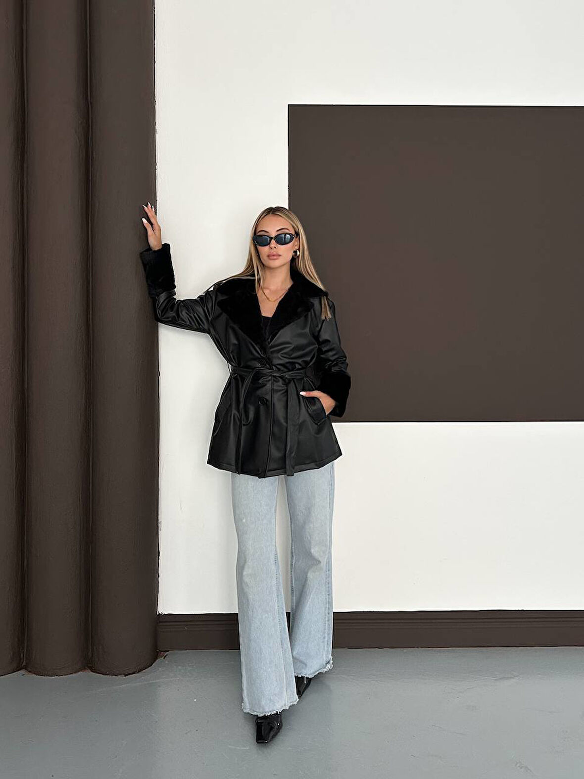 KISA KÜRKLÜ DERİ TRENÇ