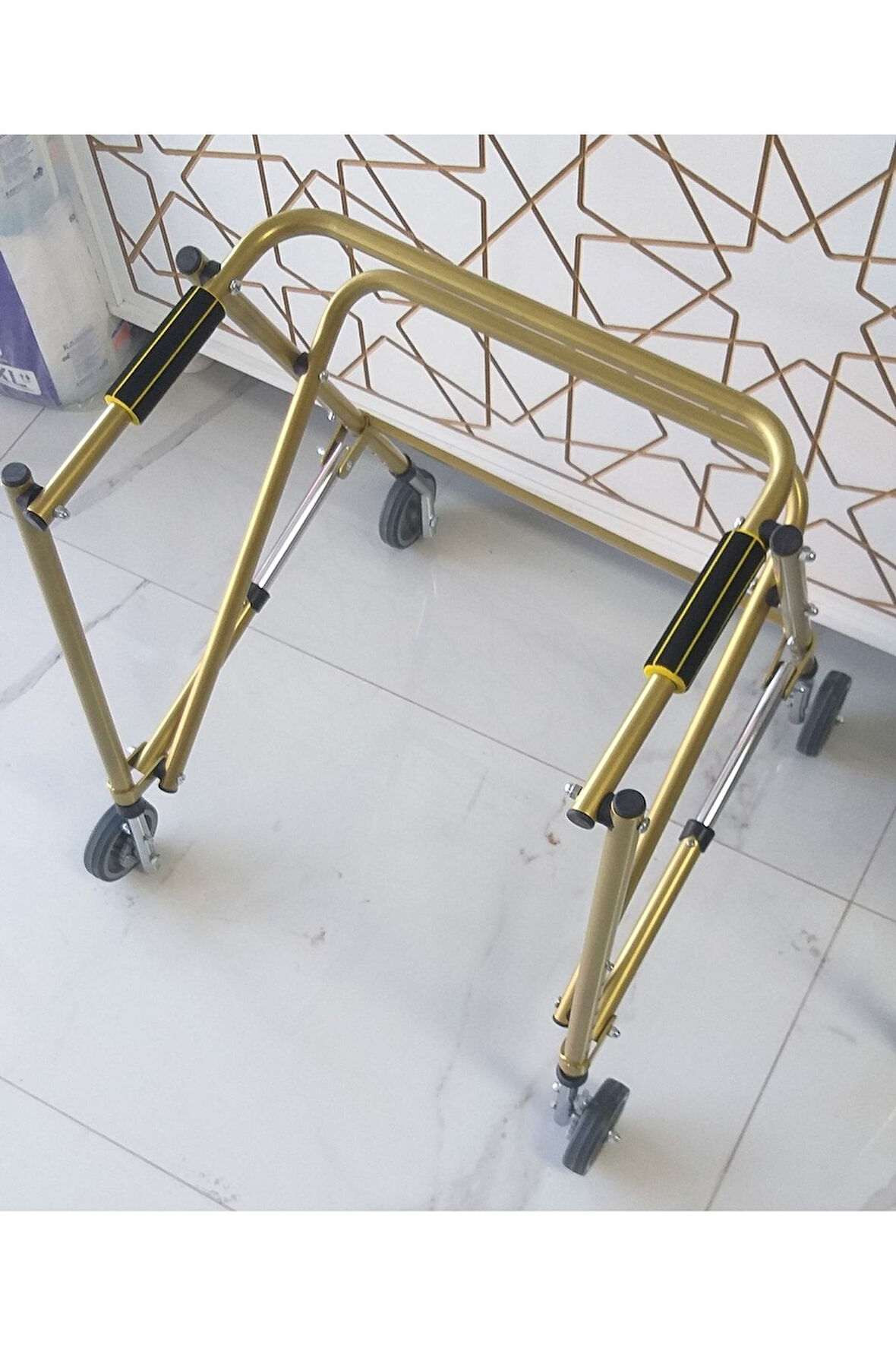 Çocuk Dört Tekerlekli, Frenli, Katlanabilir, Boy Ayarlı Ters Walker - Yürüteç Büyük Boy(66 - 83 Cm)
