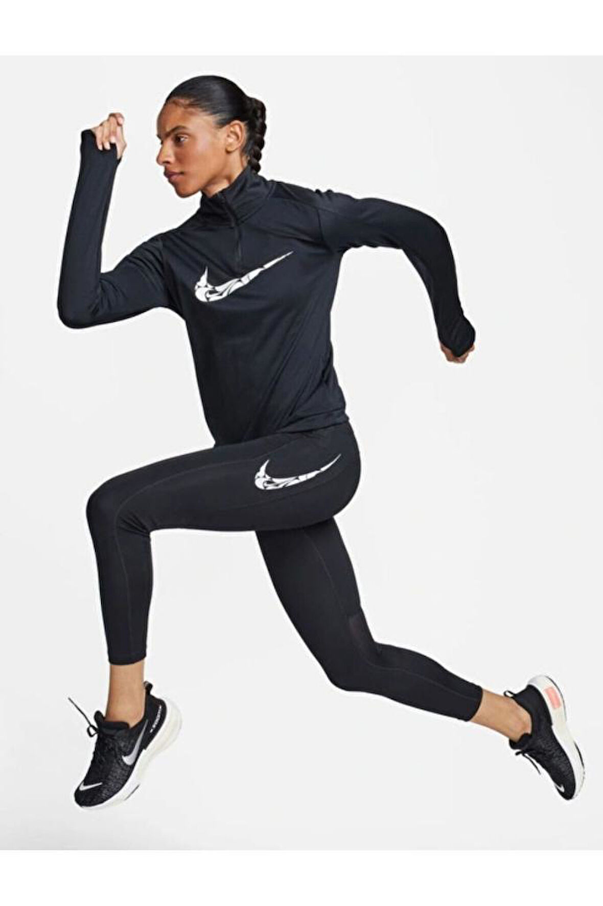 Swoosh Dri-FIT Çeyrek Fermuarlı Kadın Üst FN2636-010