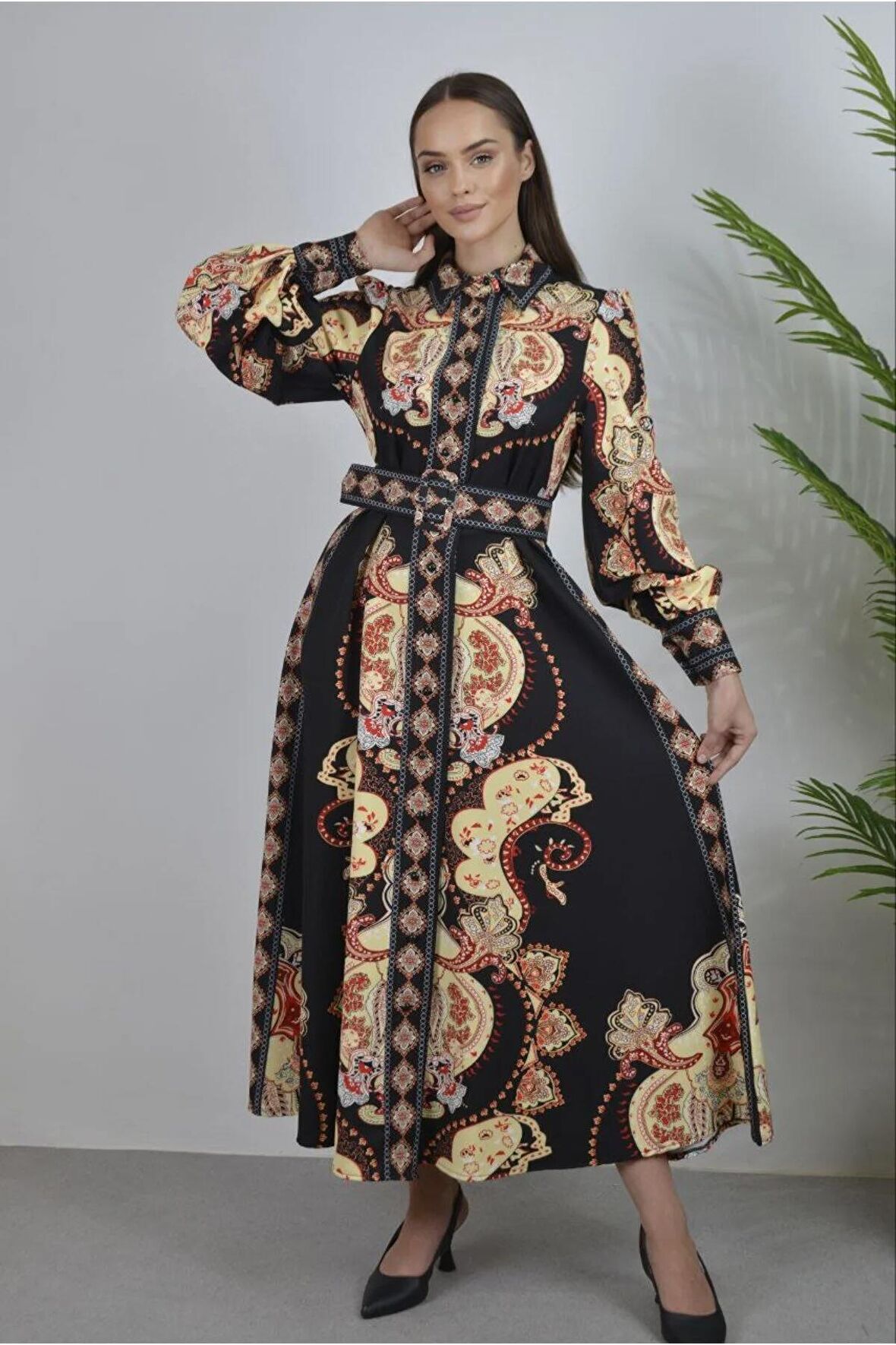 Atlas Kumaş Düğmel Detaylı (Kemer Dahildir) - Siyah