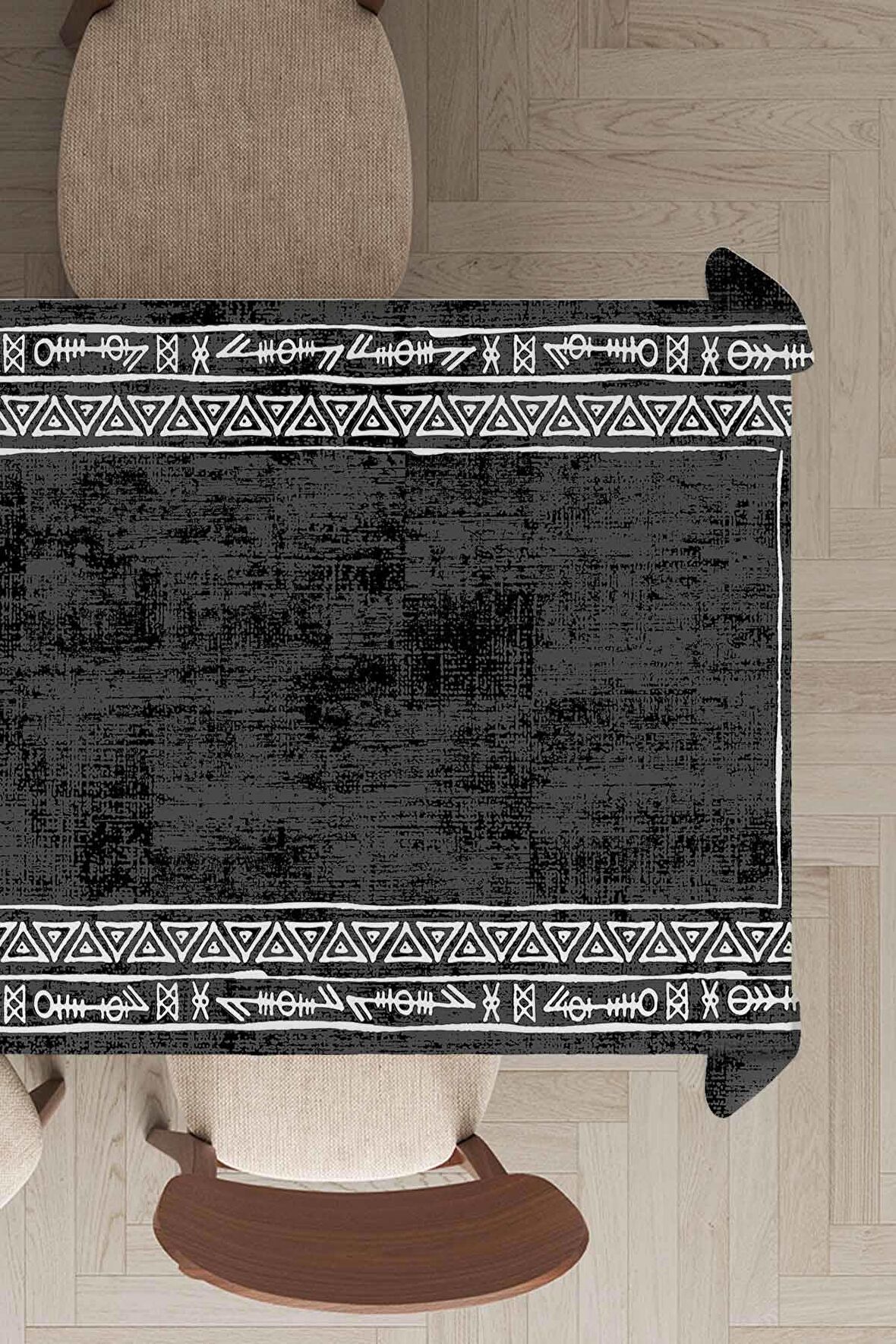 Siyah Çerçeveli Dokuma Leke Tutmaz Masa Örtüsü MSO218