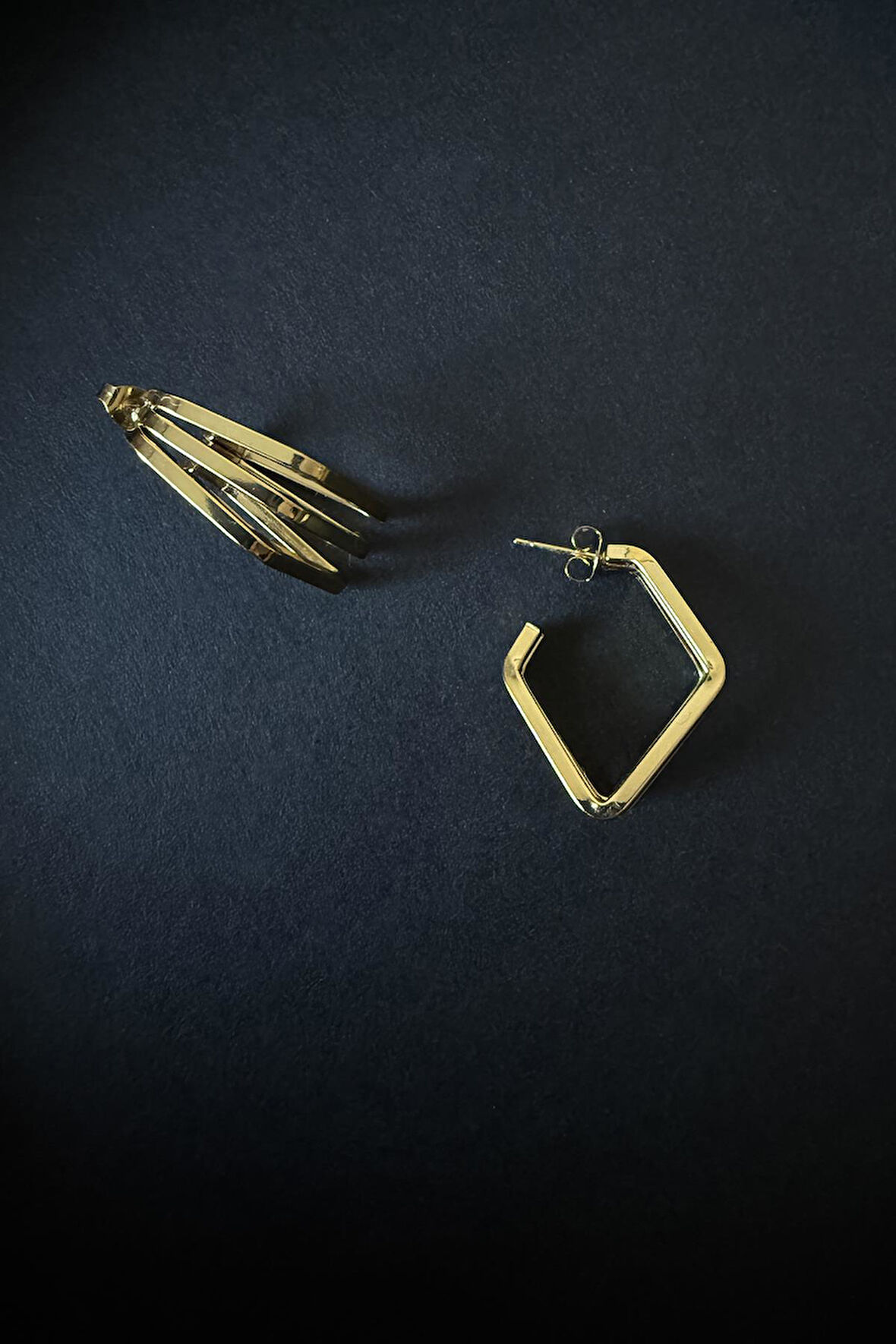Gold Kaplama Piramit Model Çelik Küpe