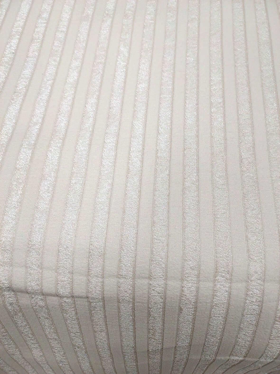 Süngerli Kadife Gofre Çizgili Kaymaz Koltuk Örtüsü (170x210)-Krem