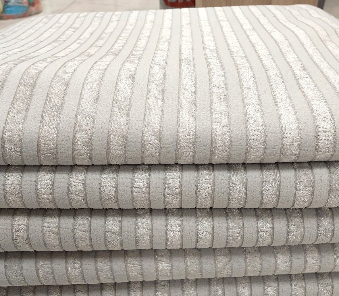 Süngerli Kadife Gofre Çizgili Kaymaz Koltuk Örtüsü (170x210)-Gri