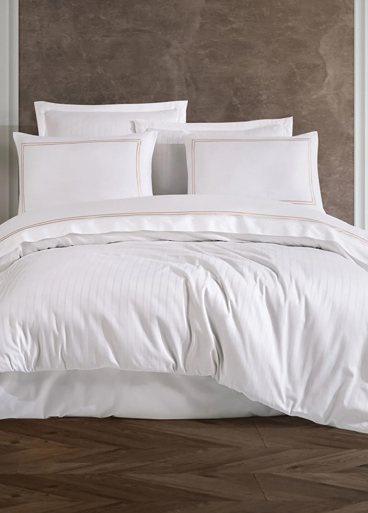 Dantela İmge Nakışlı Pamuk Saten Yollu Çift Kişilik Nevresim Takımı-Beyaz