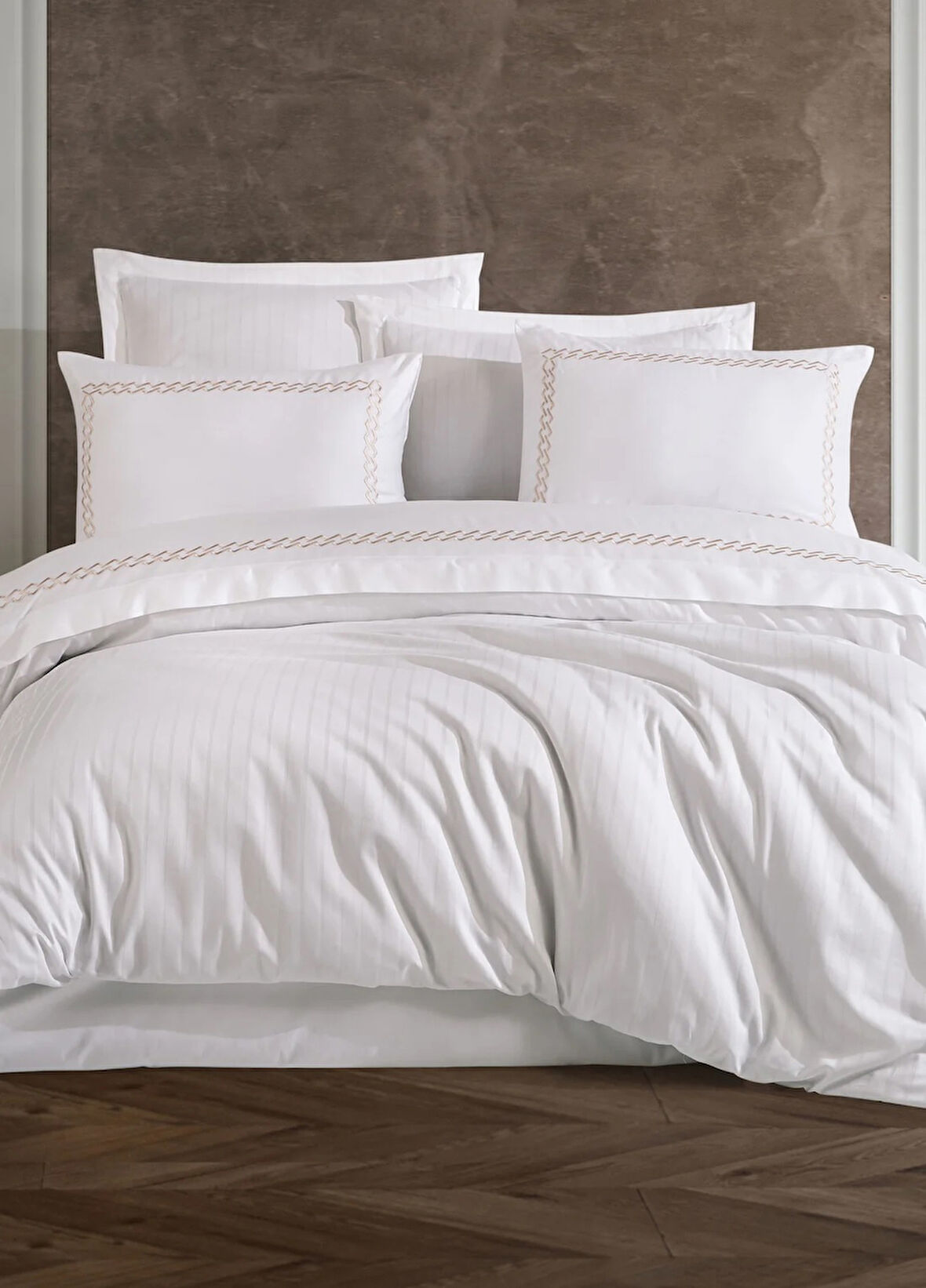 Dantela Nüans Nakışlı Pamuk Saten Yollu Çift Kişilik Nevresim Takımı-Beyaz