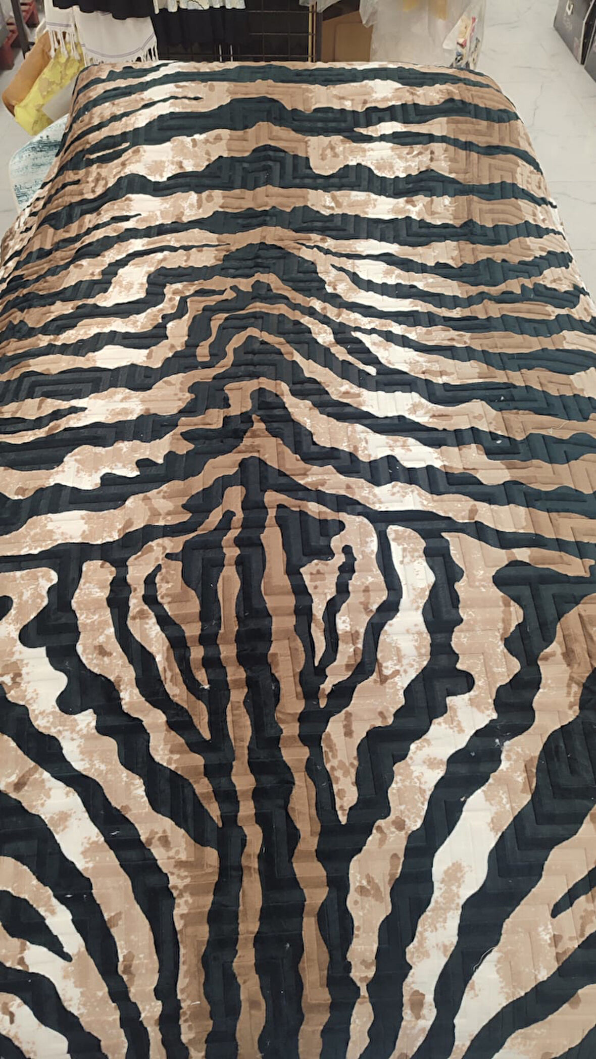 Aksu Safari Çift Kişilik Ultra Yumuşak Embos Vizon Battaniye (200x240)-Leopar Kahve Siyah