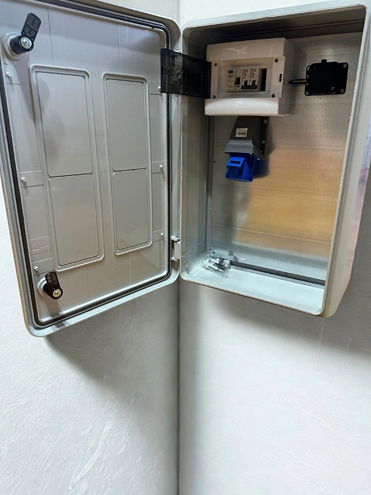 7 Kw 60 40 20 cm 3/32 Kombinasyon Panosu Kutusu Seyyar Taşınabilir Elektrikli Araç Şarj Cihazı İstasyonu Tesla Mavi Adaptör Uyumlu