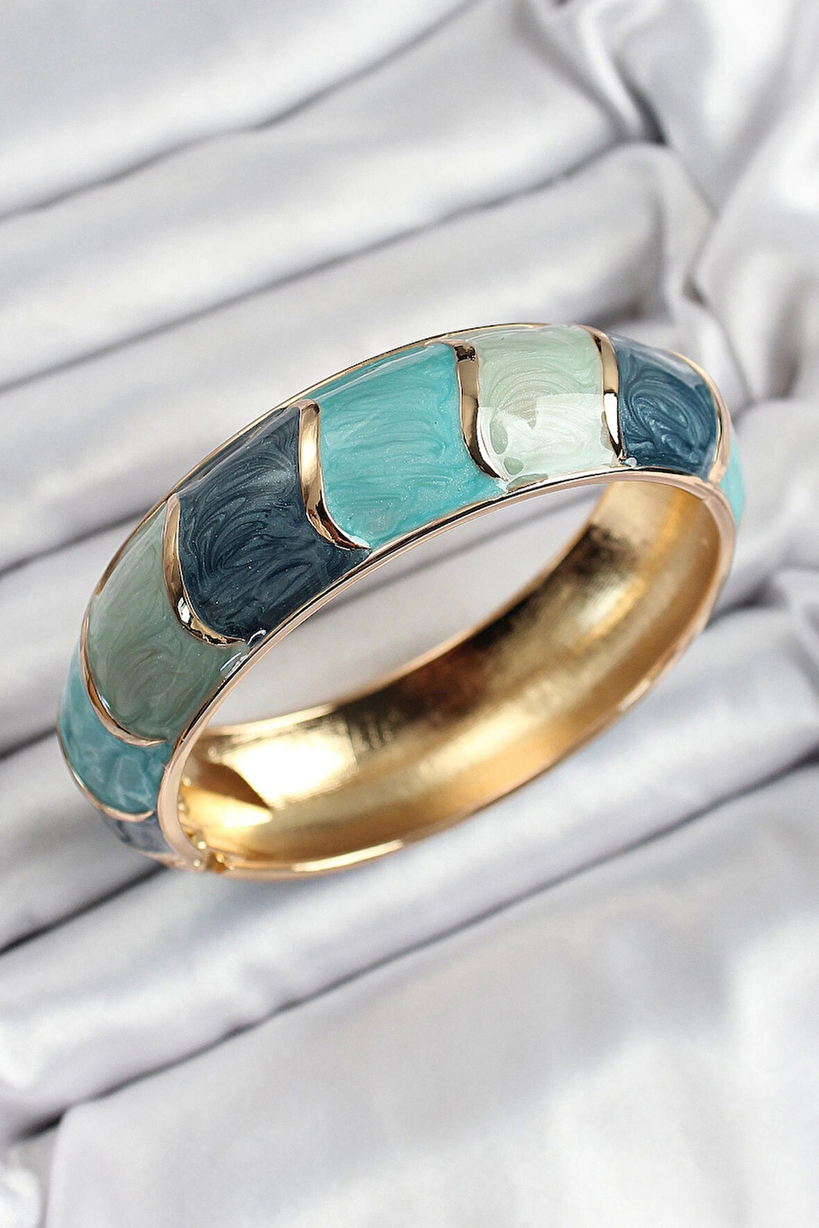 MuI MuI Mineli Pirinç Mavi Su Yeşili Renk Motif Desenli Kadın Kelepçe