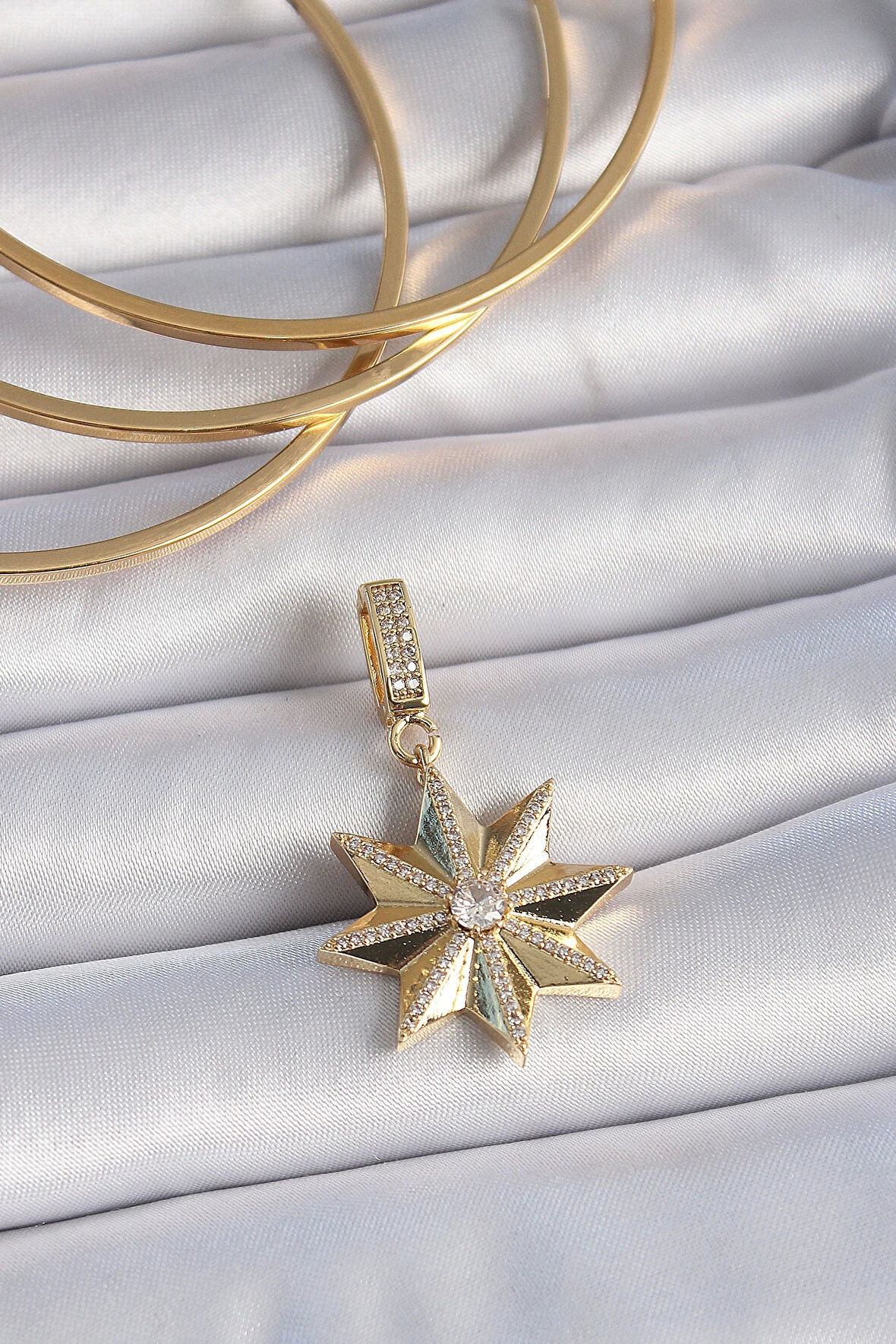 MuI MuI Pirinç Gold Renk Zirkon Taşlı Kutup Yıldızı Ajda Charm