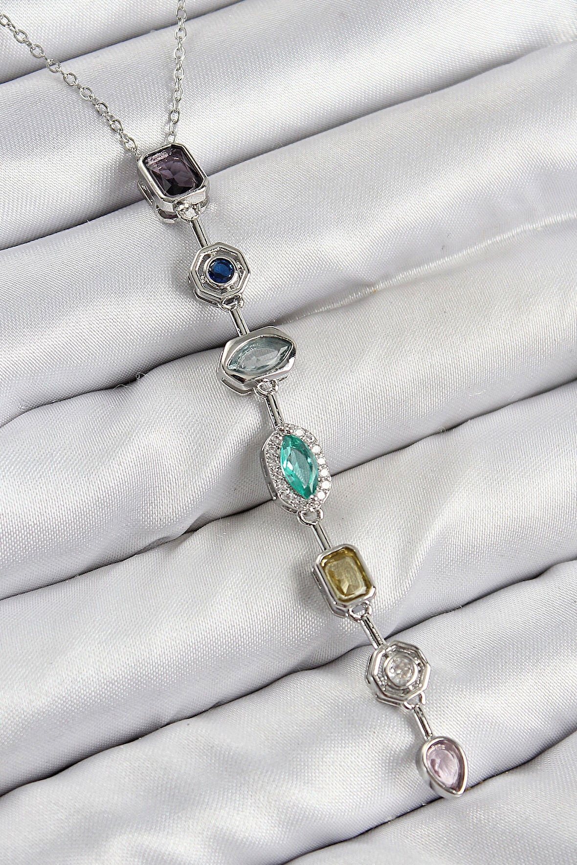 MuI MuI Pirinç Renkli Zirkon Taşlı Model Gümüş Renk 7 Element Kadın Y Kolye