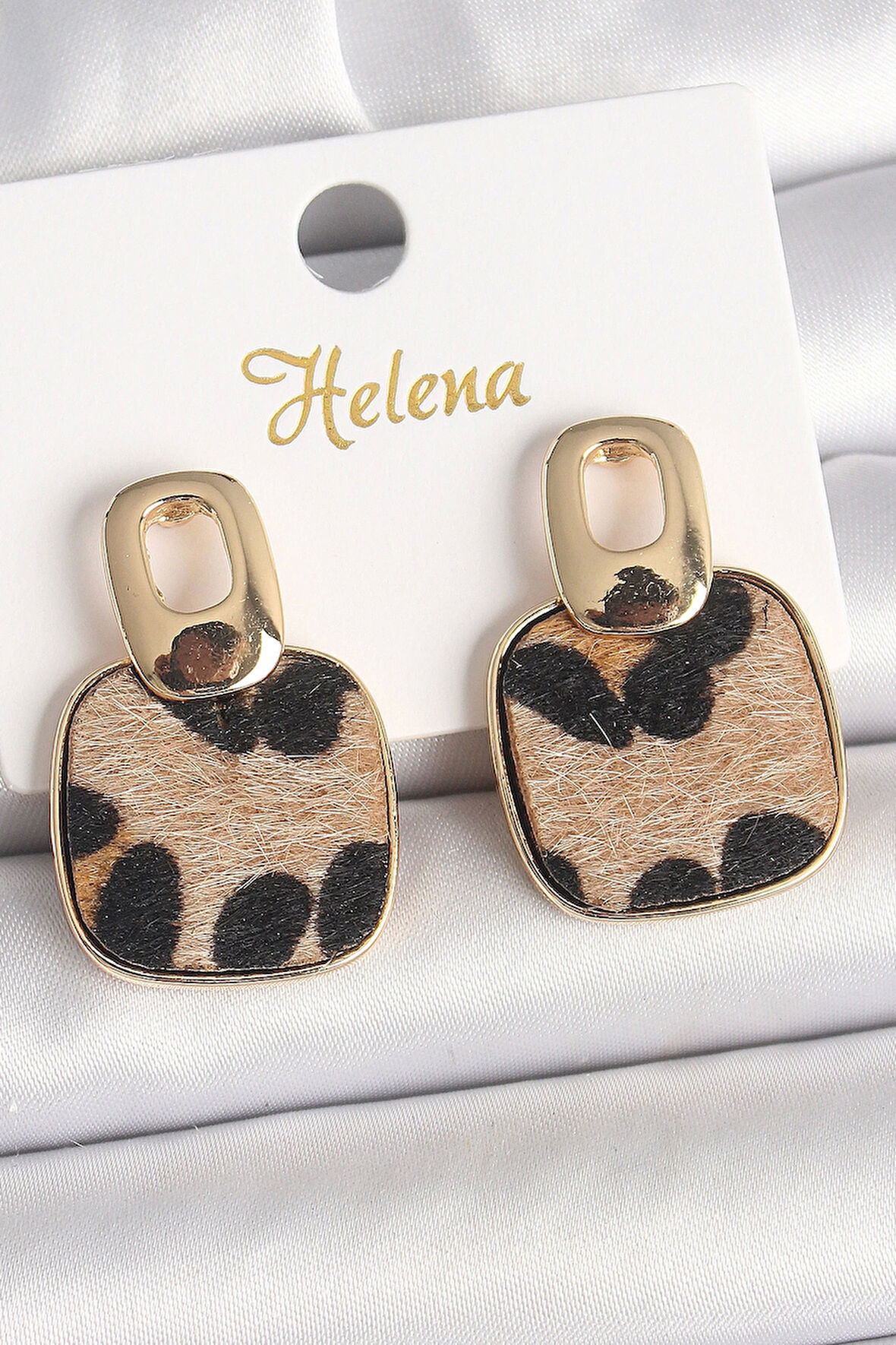 MuI MuI Pirinç Gold Renk Sallantı Kare Leopar Model Kadın Küpe