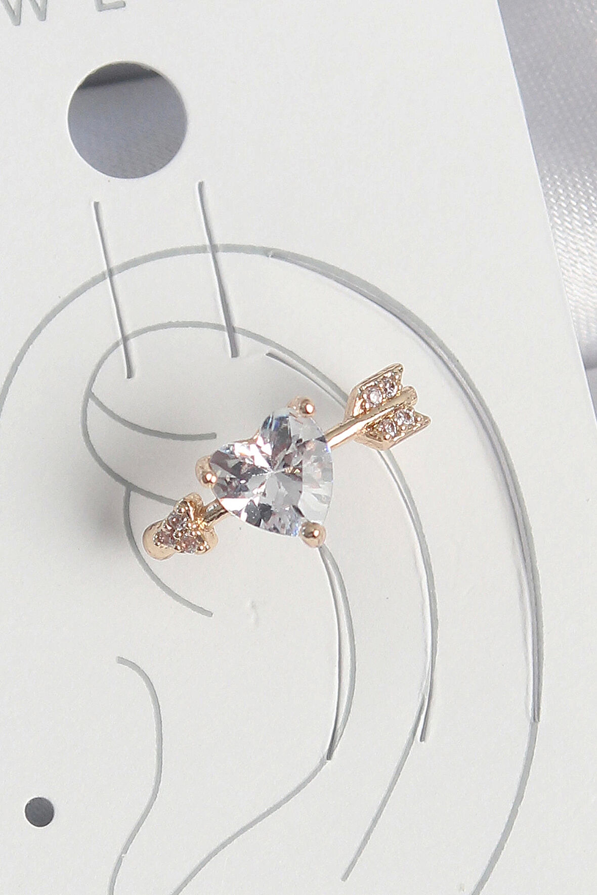 MuI MuI Pirinç Gold Renk Zirkon Taşlı Kalp Ok Model Kadın Kıkırdak Küpe