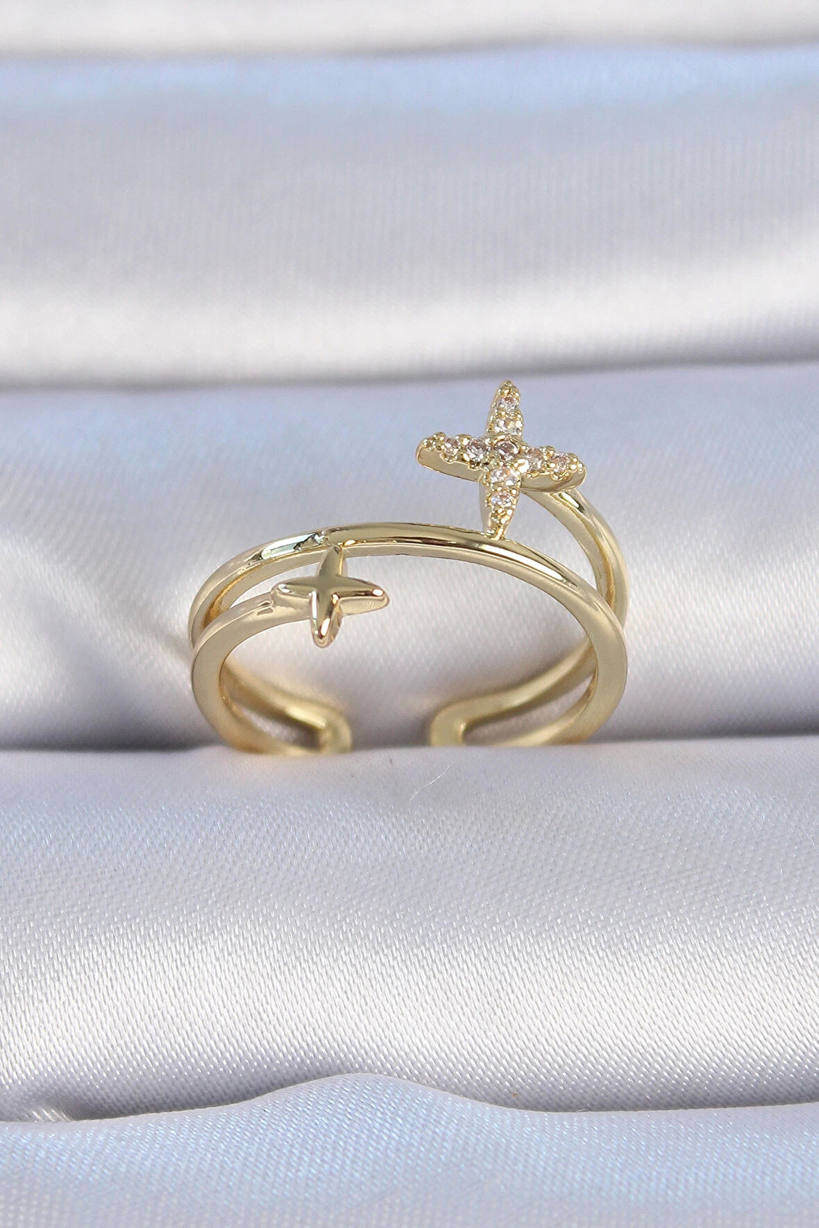 MuI MuI Pirinç Gold Renk Zirkon Taşlı Yıldız Model Kadın Yüzük