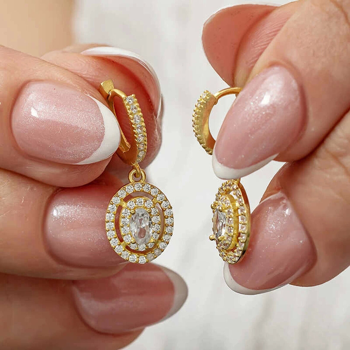 MuI MuI Gümüş Gold Oval Taşlı Sallantılı Küpe